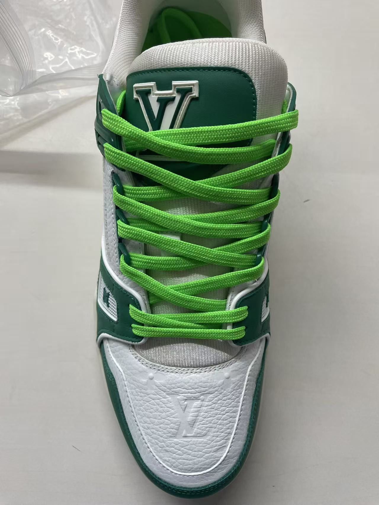 Louis Vuitton Louis Vuitton Green & White Leather Trainer Sneakers Size US 9 / IT 39 - 9 Thumbnail