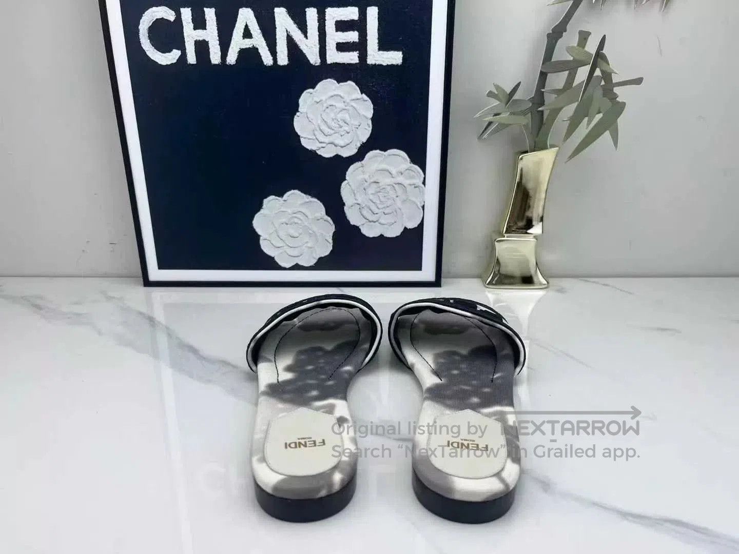 Fendi fendi logo splash slides in silver. Size US 8 / IT 38 - 3 Thumbnail