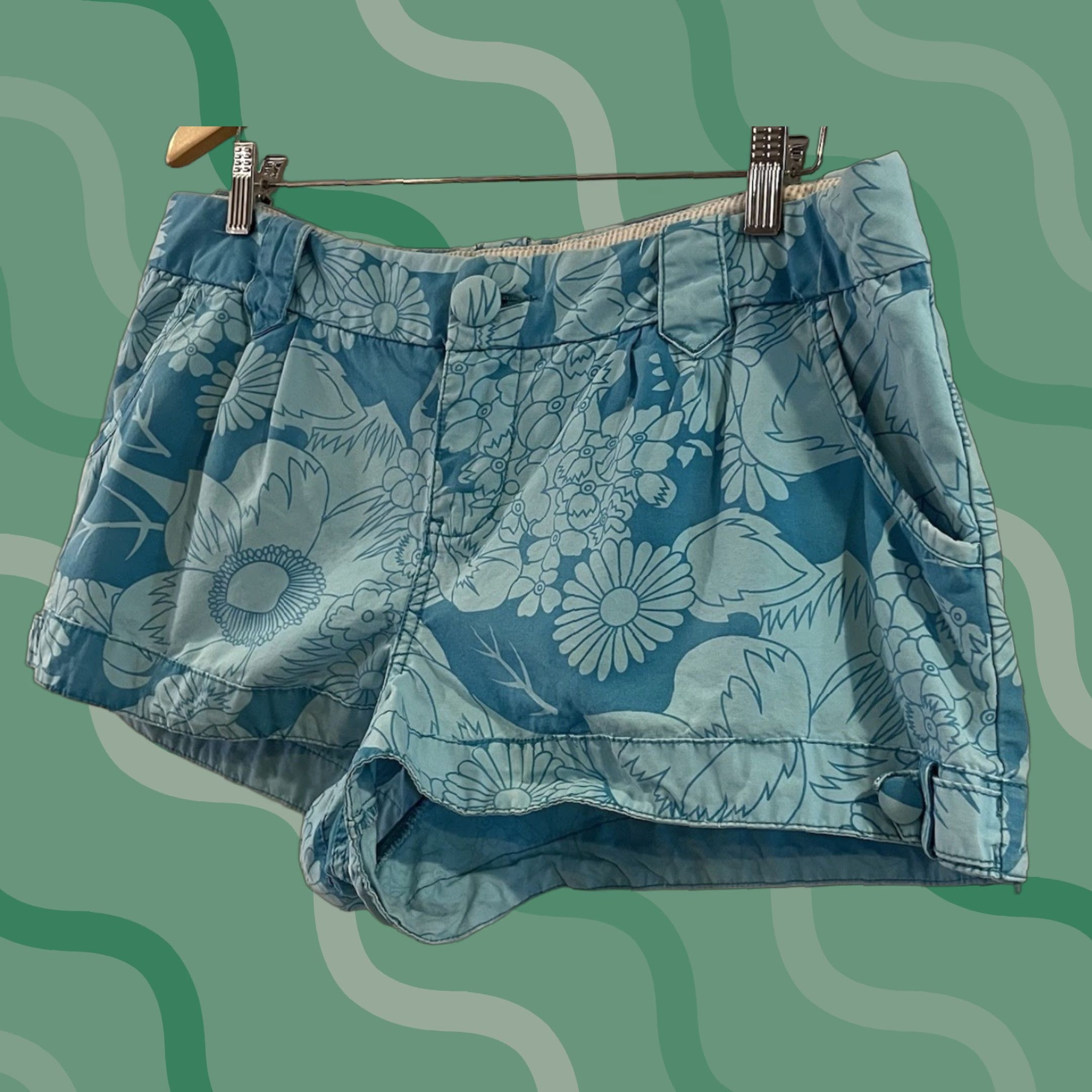 Vintage VINTAGE No Boundaries Floral Blue Cuffed Cotton Micro Mini Shorts 17 Juniors Women 2000s Retro Chino Size 38" / US 16 / IT 52 - 1 Thumbnail