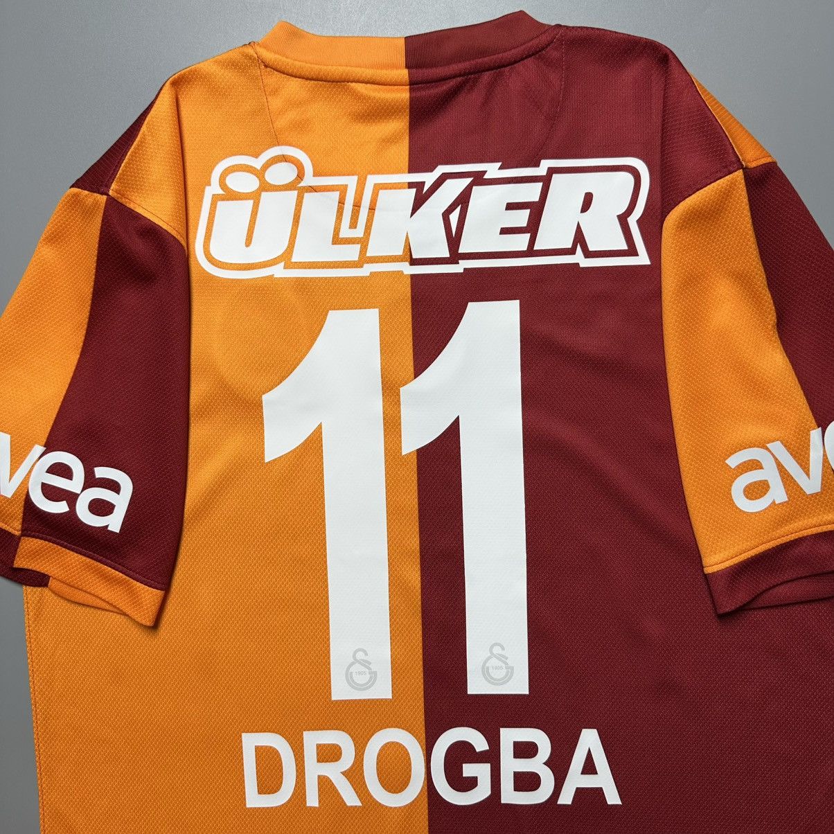 Nike GALATASARAY NIKE 2013/2014 FOOTBALL HOME JERSEY #11 DROGBA Size US M / EU 48-50 / 2 - 11 Thumbnail