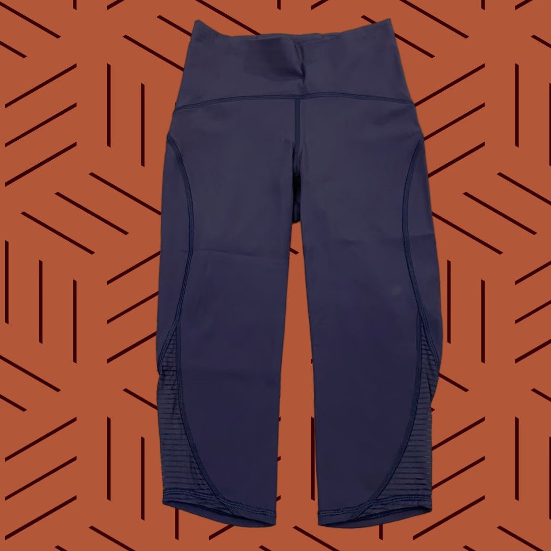 Lululemon Lululemon Leggings Womens Size 4 Navy Blue 17.5" Inseam Capris Workout Athletic Size 27" / US 4 / IT 40 - 1 Thumbnail