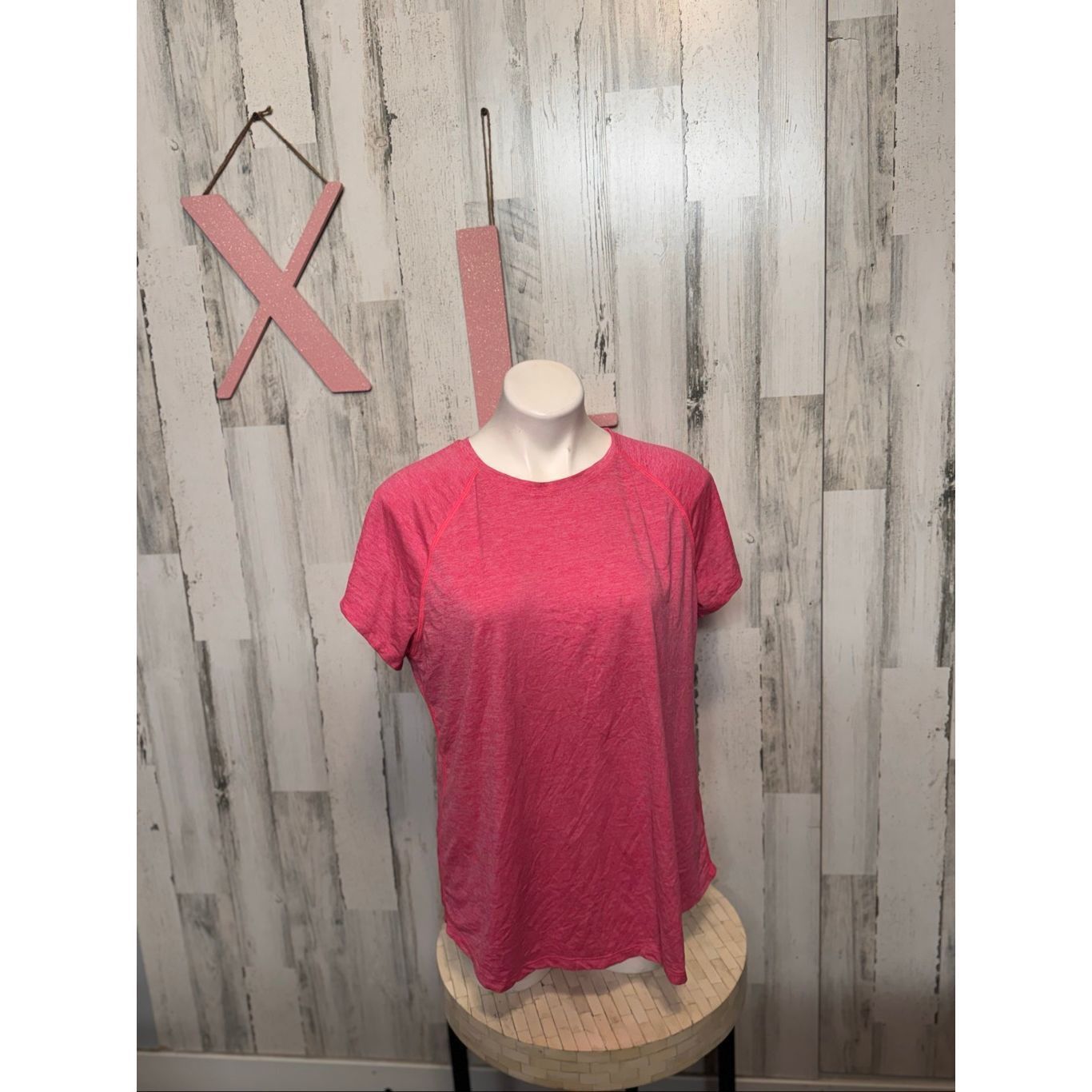 Other Women’s Pink Short Sleeve Athletic Tee Shirt XL Lightweight Size XL / US 12-14 / IT 48-50 - 1 Thumbnail