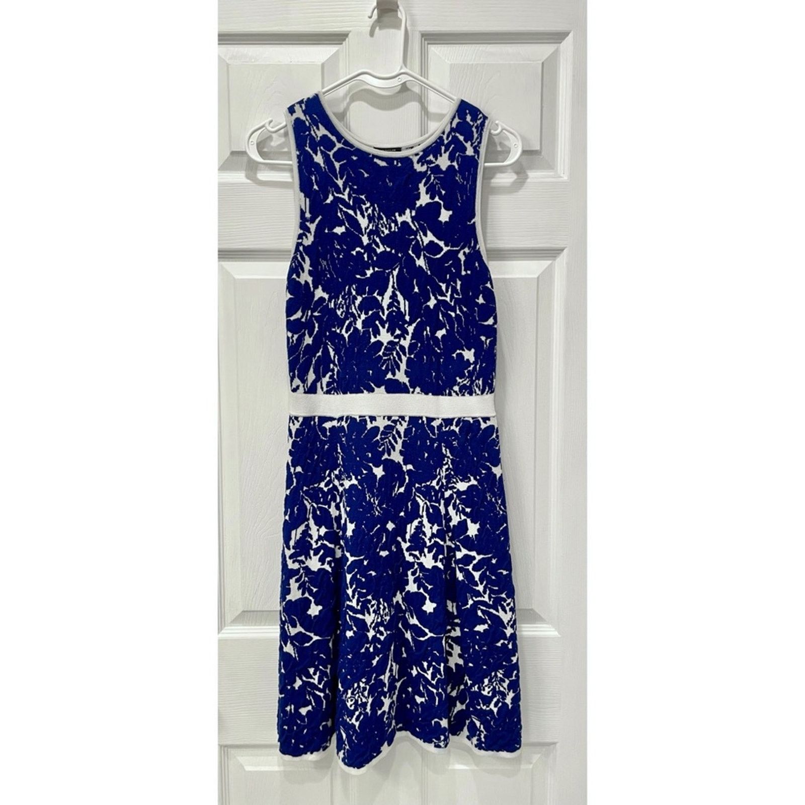 Ann Taylor Ann Taylor Petite Floral Knit Dress MP Size M / US 6-8 / IT 42-44 - 1 Thumbnail