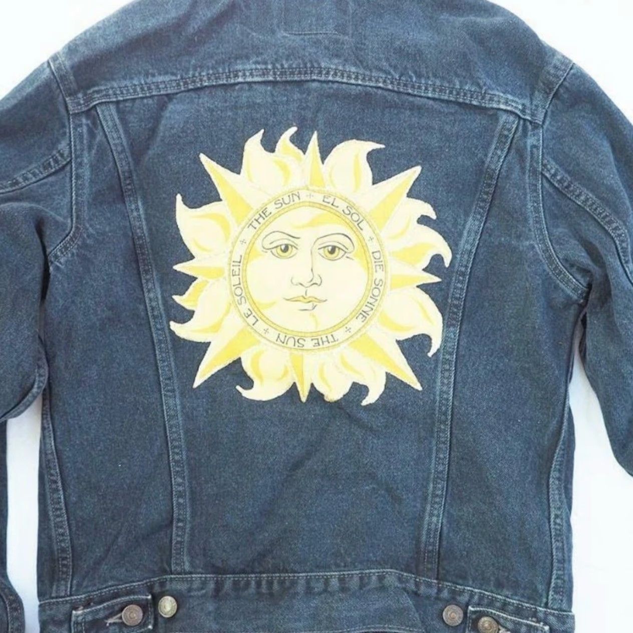 Levi's VINTAGE Levis Denim Trucker Jacket Sunshine Print The Sun Size M Jacket Womens Blue Denim Trucker Jacket Sunshine Print The Sun Size M Size M / US 6-8 / IT 42-44 - 3 Thumbnail