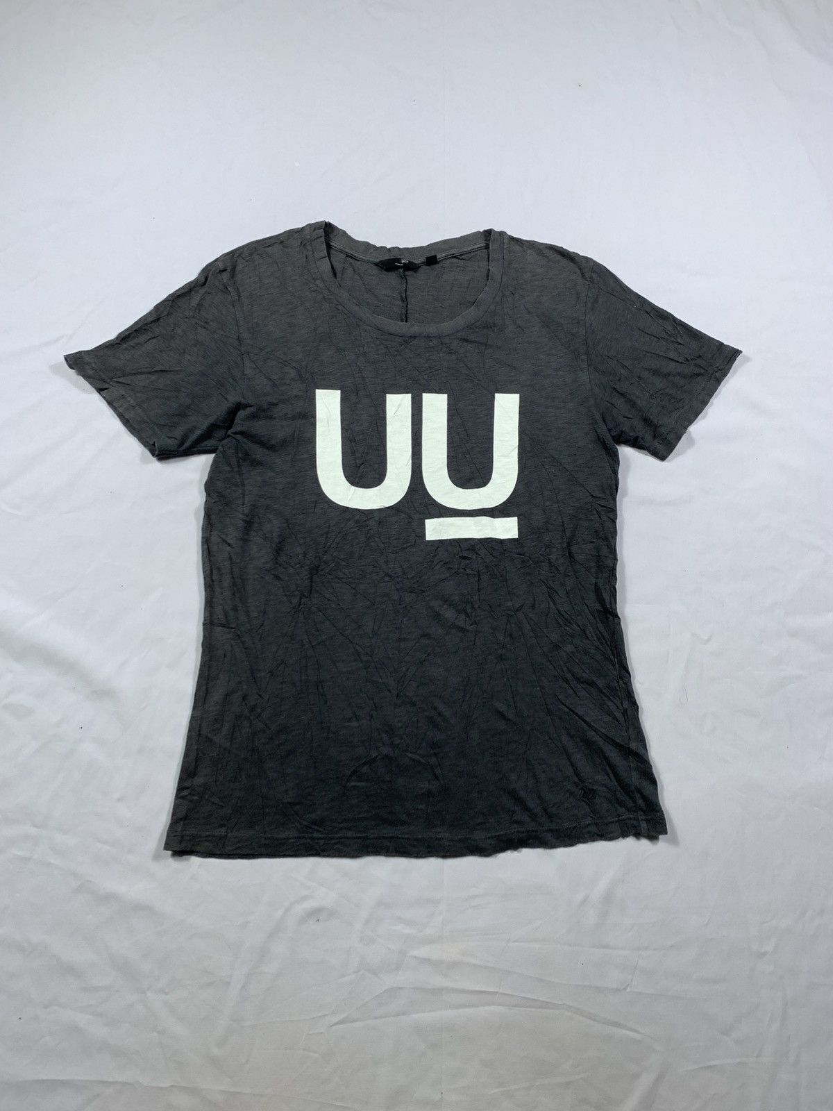 Undercover Crazy Faded Undercover Uniqlo Logo T-shirt Size US S / EU 44-46 / 1 - 1 Thumbnail
