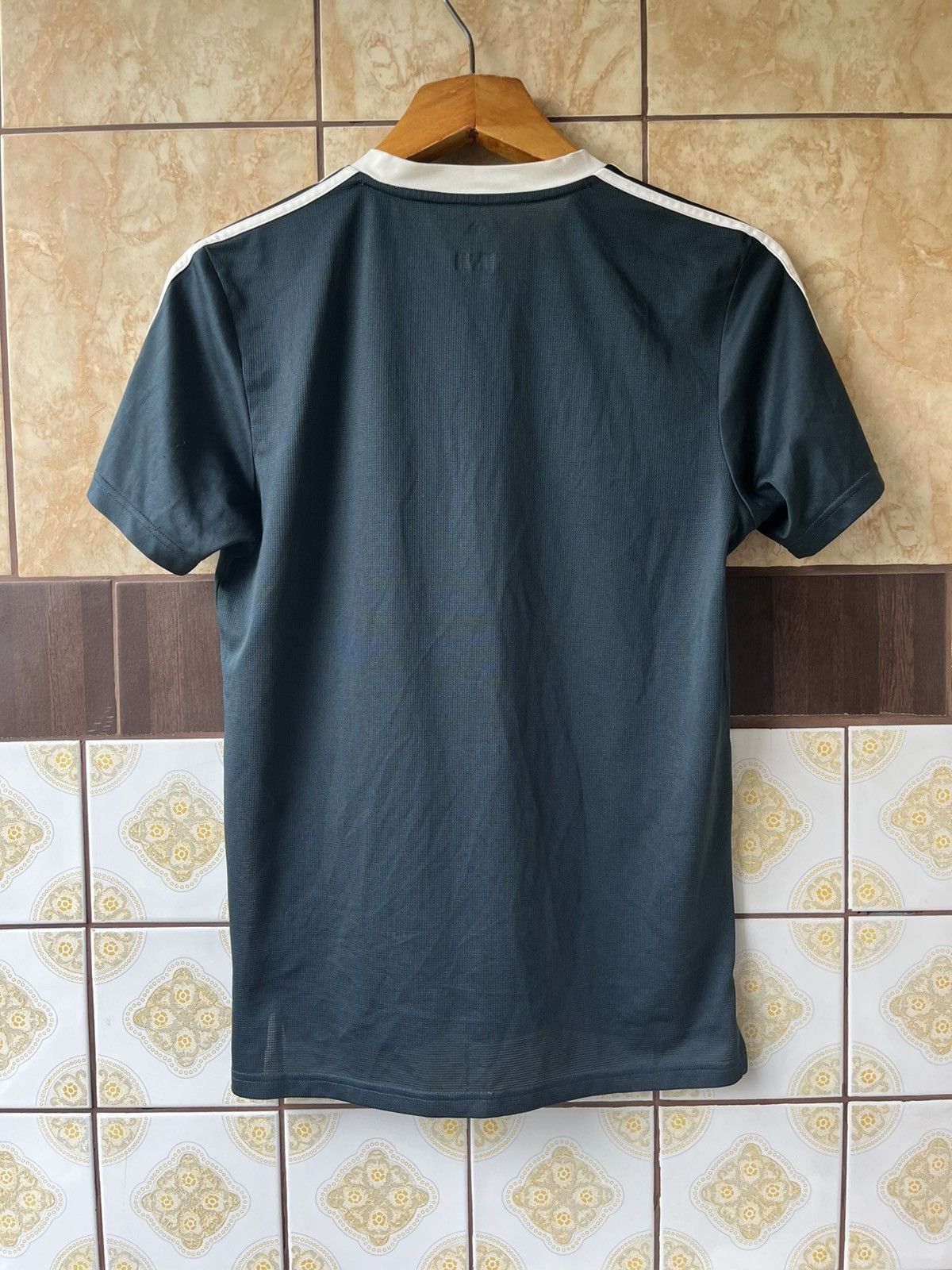Adidas Real Madrid adidas soccer training jersey Size US S / EU 44-46 / 1 - 3 Thumbnail