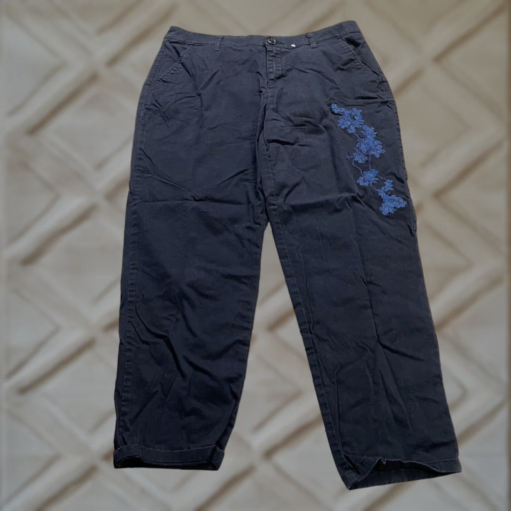 Liz Claiborne Liz Claiborne Pants Womens 10 Ankle Classic Navy Blue Floral Embroidered 34x26 Size 24" / US 00 / IT 34 - 1 Thumbnail