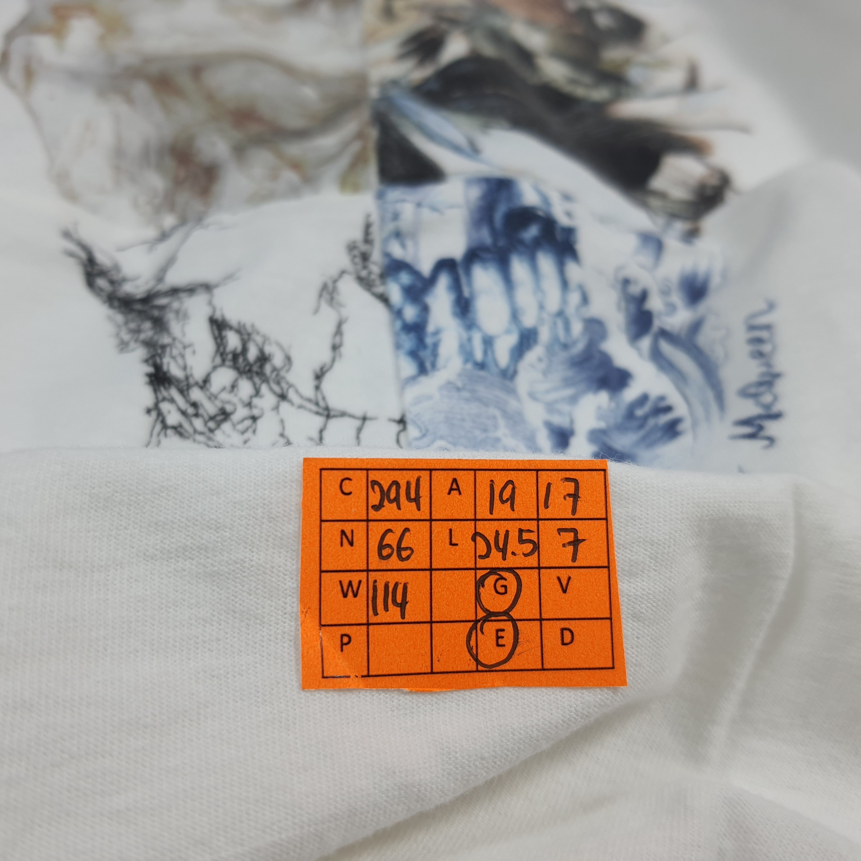 Alexander McQueen Vintage Alexander McQueen Skull Art Designer Tshirt C294N68 Size US M / EU 48-50 / 2 - 9 Thumbnail