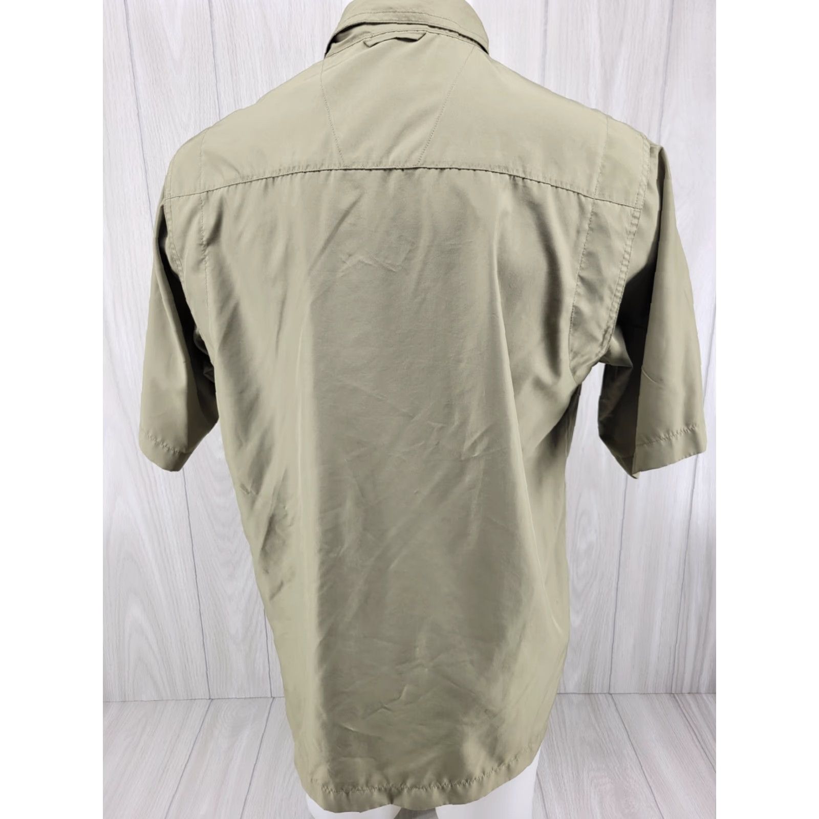 Vintage Berkley Shirt Mens Medium Green Button Down Vented Fishing Nylon Shirt Men's Button-Up Short Sleeve Fishing Nylon Green Berkley Size US M / EU 48-50 / 2 - 7 Thumbnail