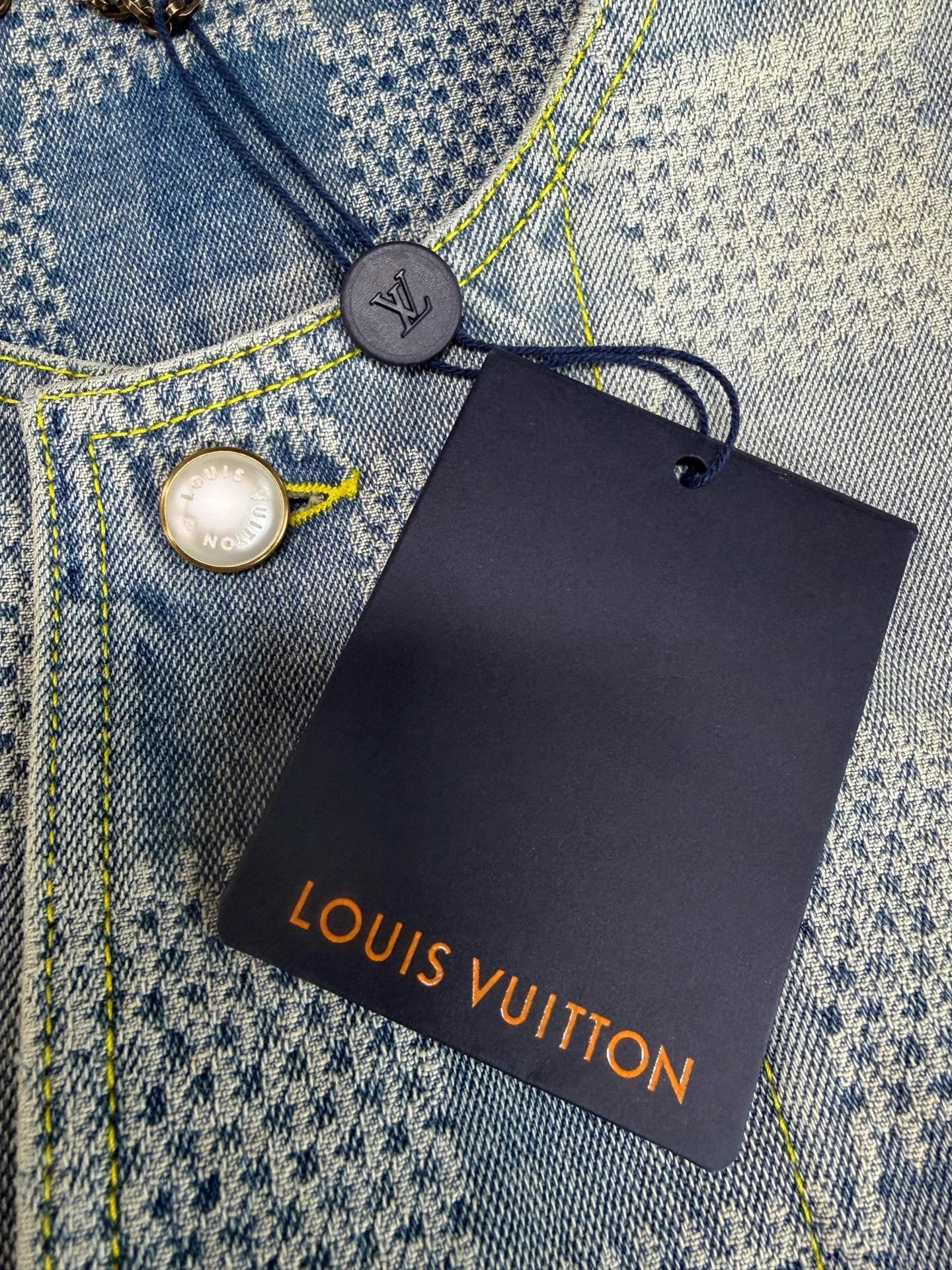 Louis Vuitton LV Pharrell Allover Logo Damier Denim Crewneck Jacket Size US S / EU 44-46 / 1 - 3 Thumbnail