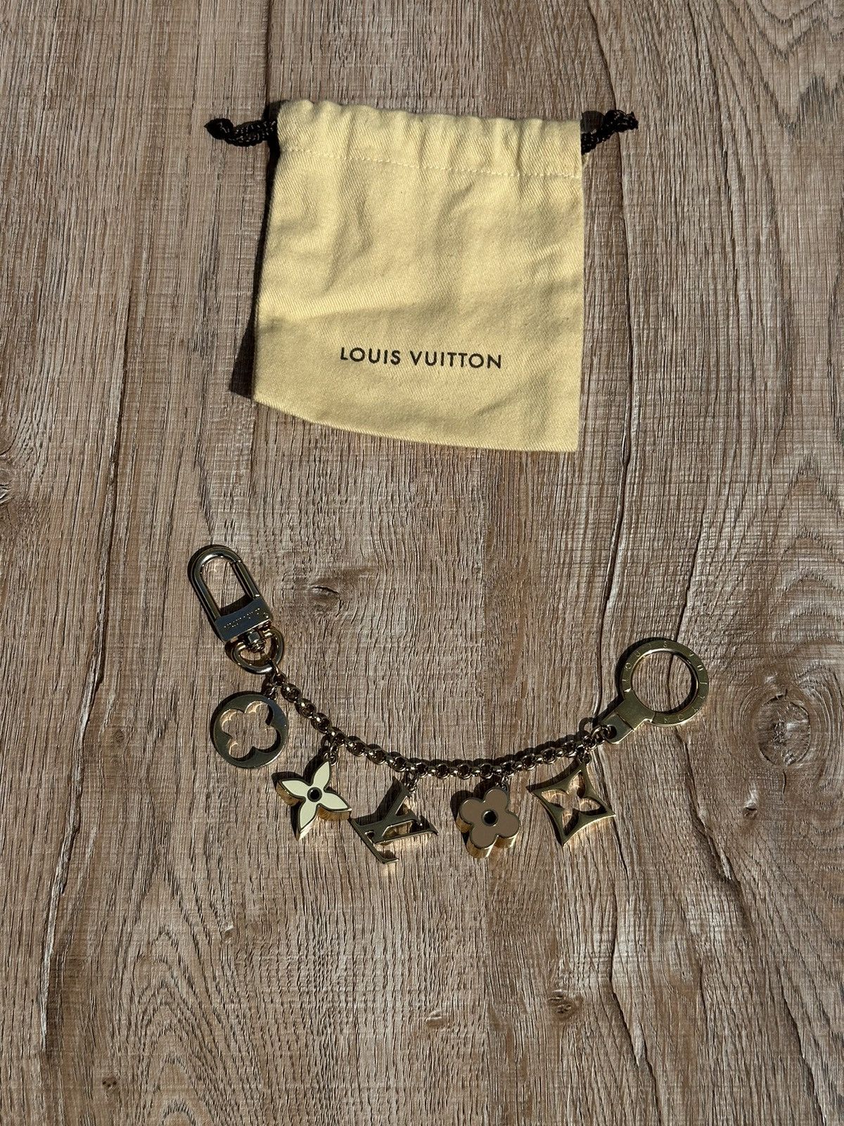 LOUIS VUITTON Bag Charm Chain orders Fleur de Monogram Key Ring