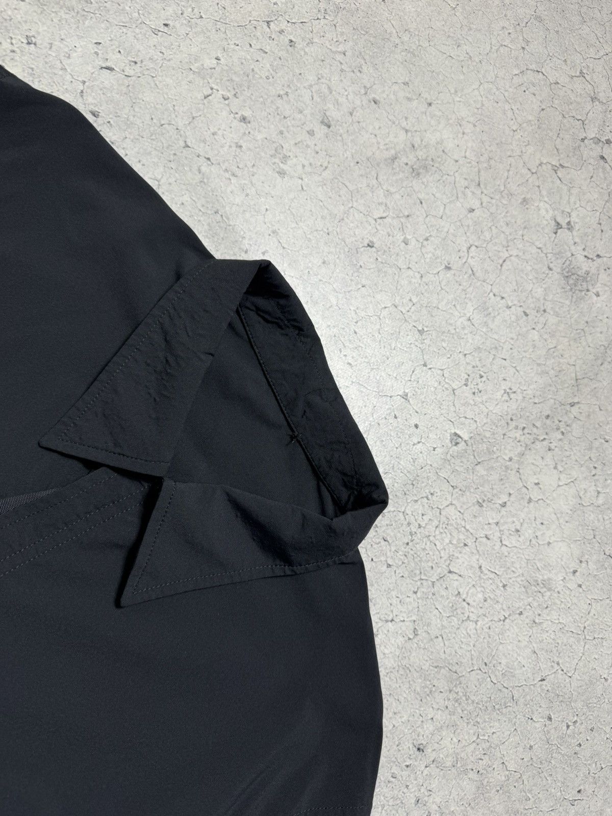 Prada Prada Milano Black Overshot Jacket Vintage Size L Nylon Size US L / EU 52-54 / 3 - 6 Thumbnail