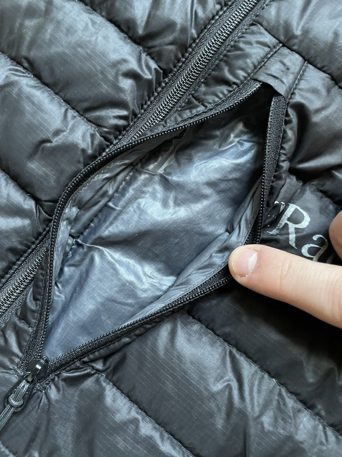 Other Rab Mens Microlight Down Black Puffer Vest Bodywarmer Pertex Size US L / EU 52-54 / 3 - 4 Thumbnail