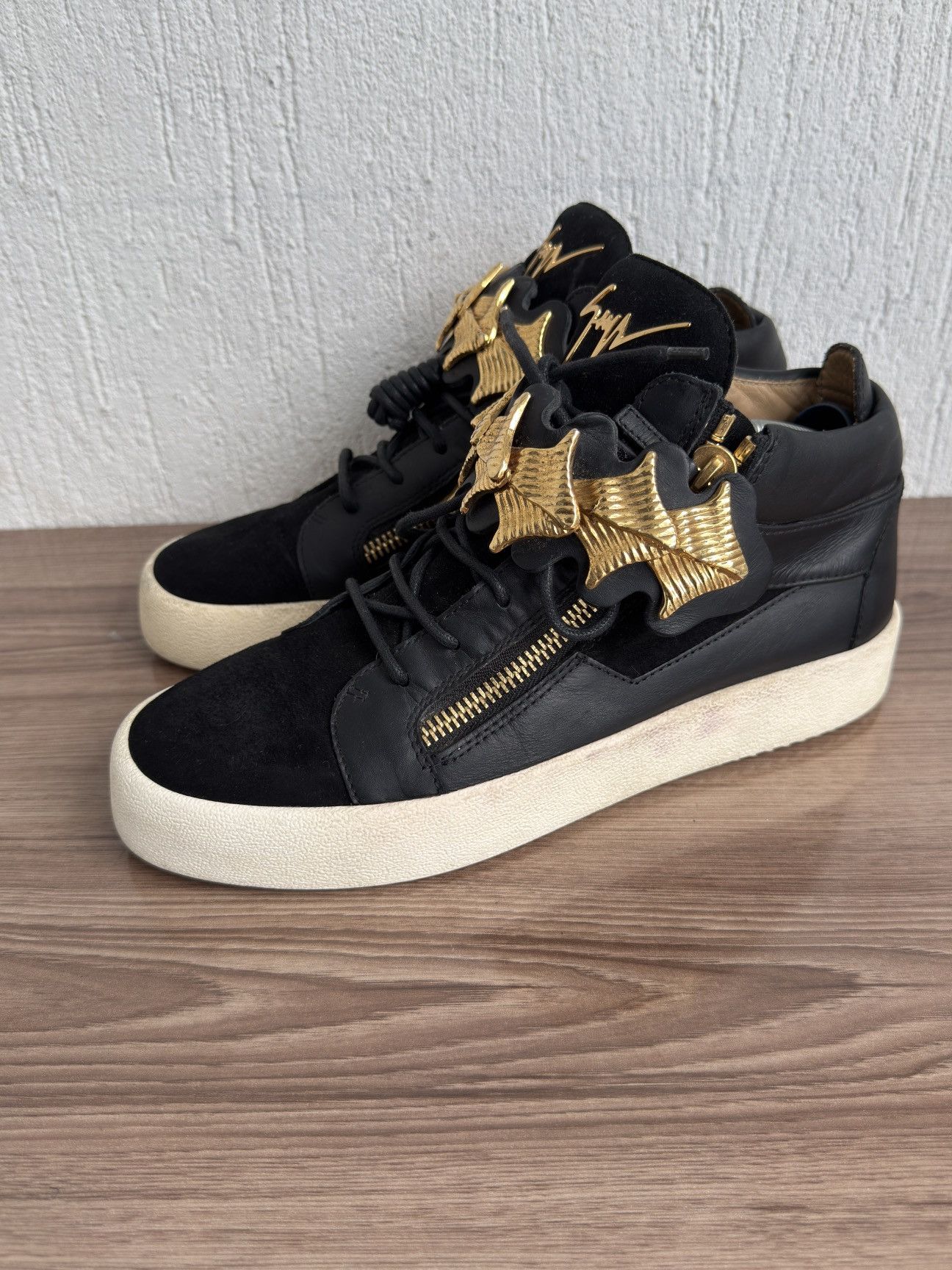 Giuseppe Zanotti Y2k😮‍💨🔥Gold strap buckle strap Sneaker Size US 10 / EU 43 - 2 Thumbnail