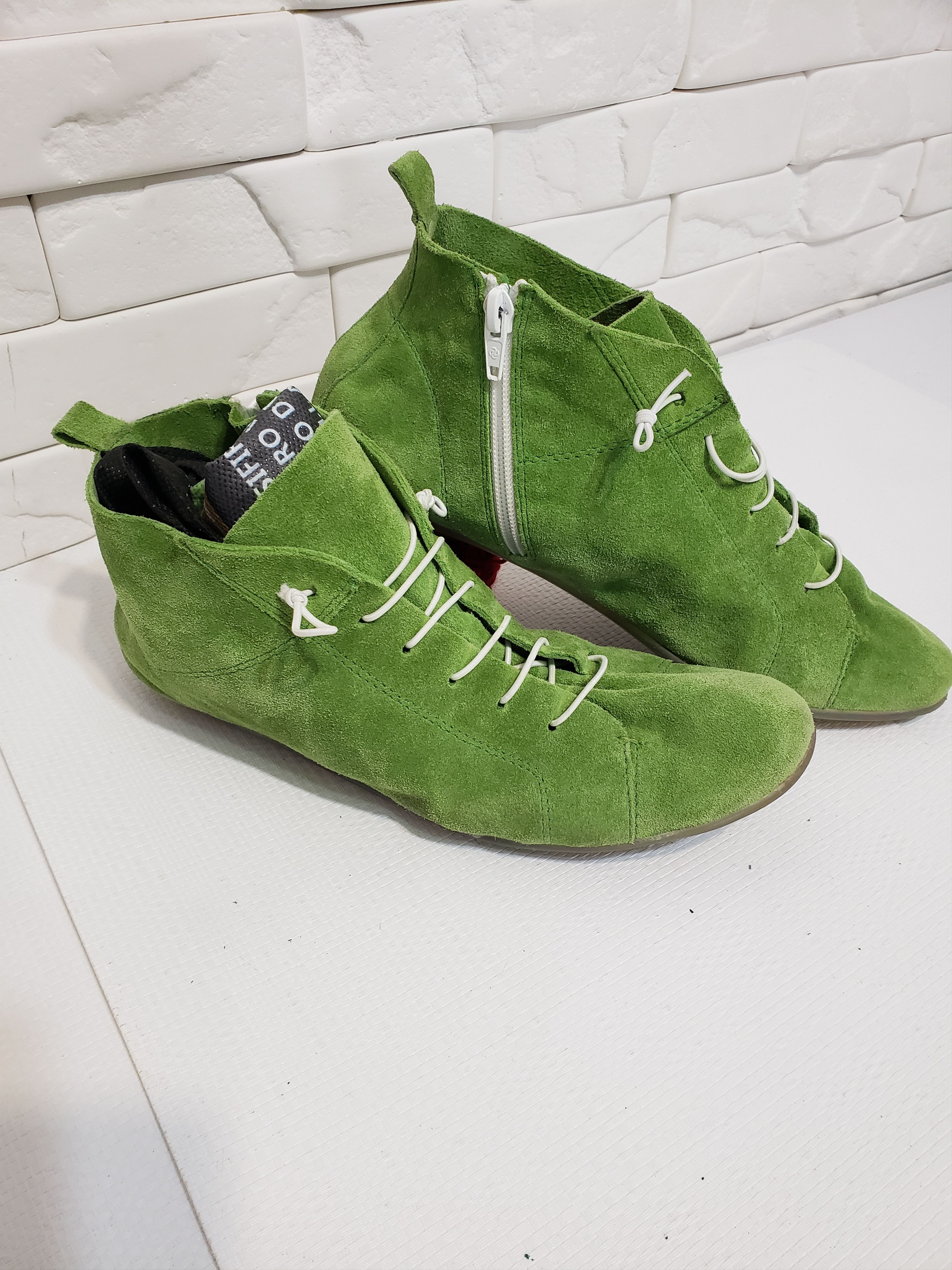 Genuine Leather Stylish women's leather shoes. Size US 9 / IT 39 - 1 Thumbnail