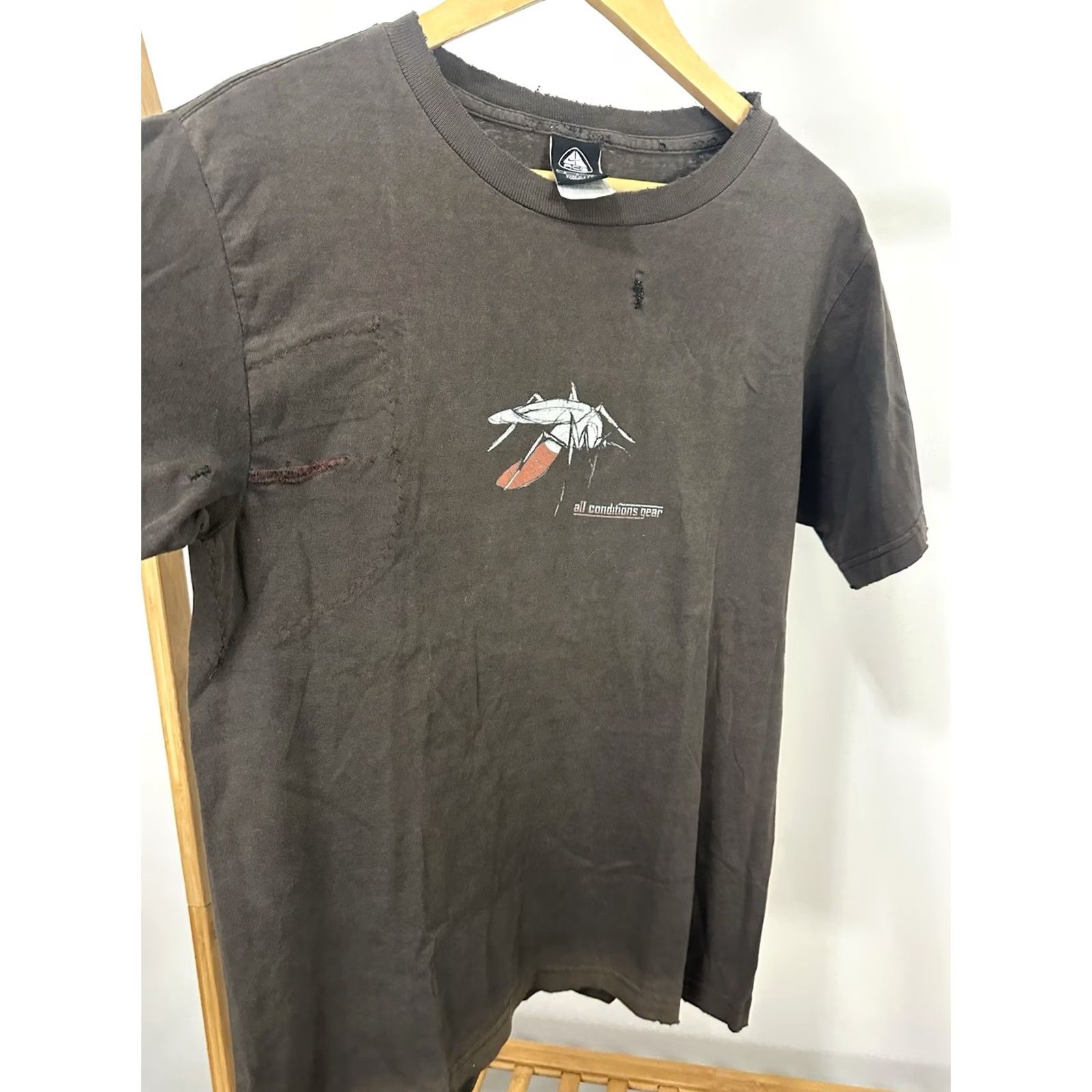 Nike VINTAGE Nike ACG Mosquito Capsule Matrix Robotic Sun Faded Thrashed Worn T-Shirt S Size US S / EU 44-46 / 1 - 6 Thumbnail