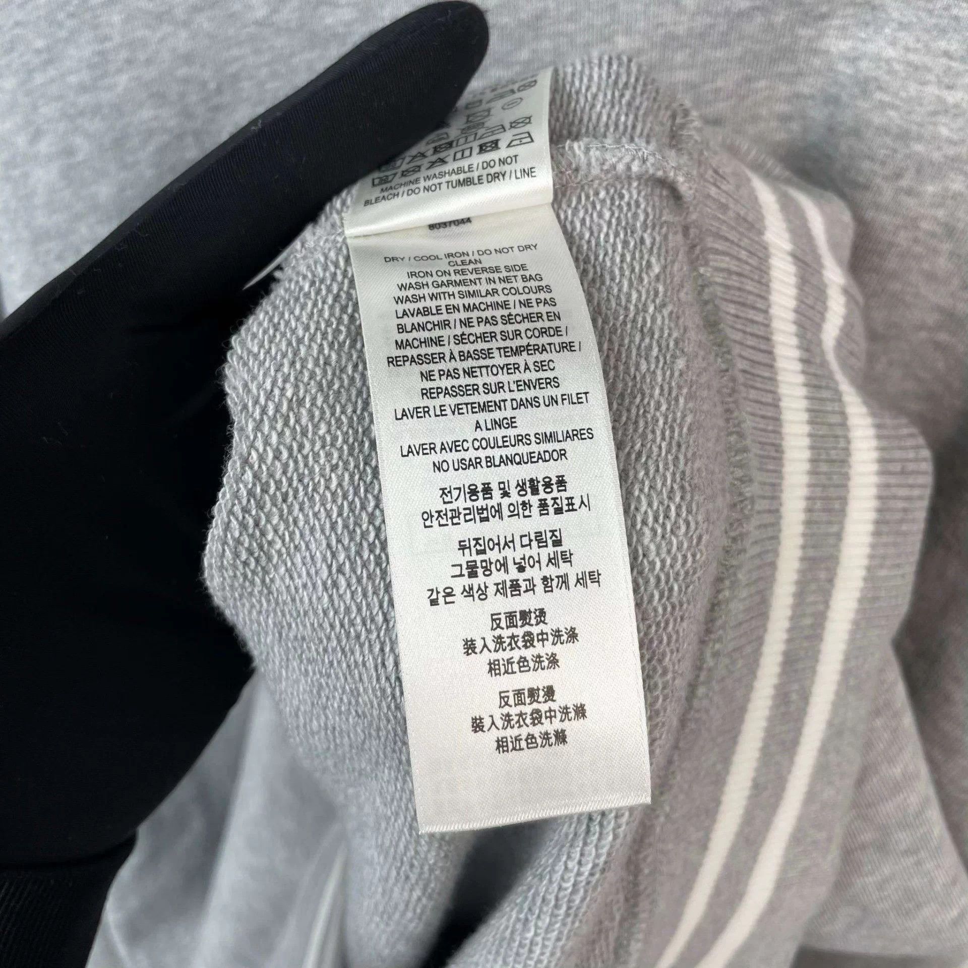 Burberry Burberry Circle Logo Sweater XL Size US XL / EU 56 / 4 - 9 Thumbnail