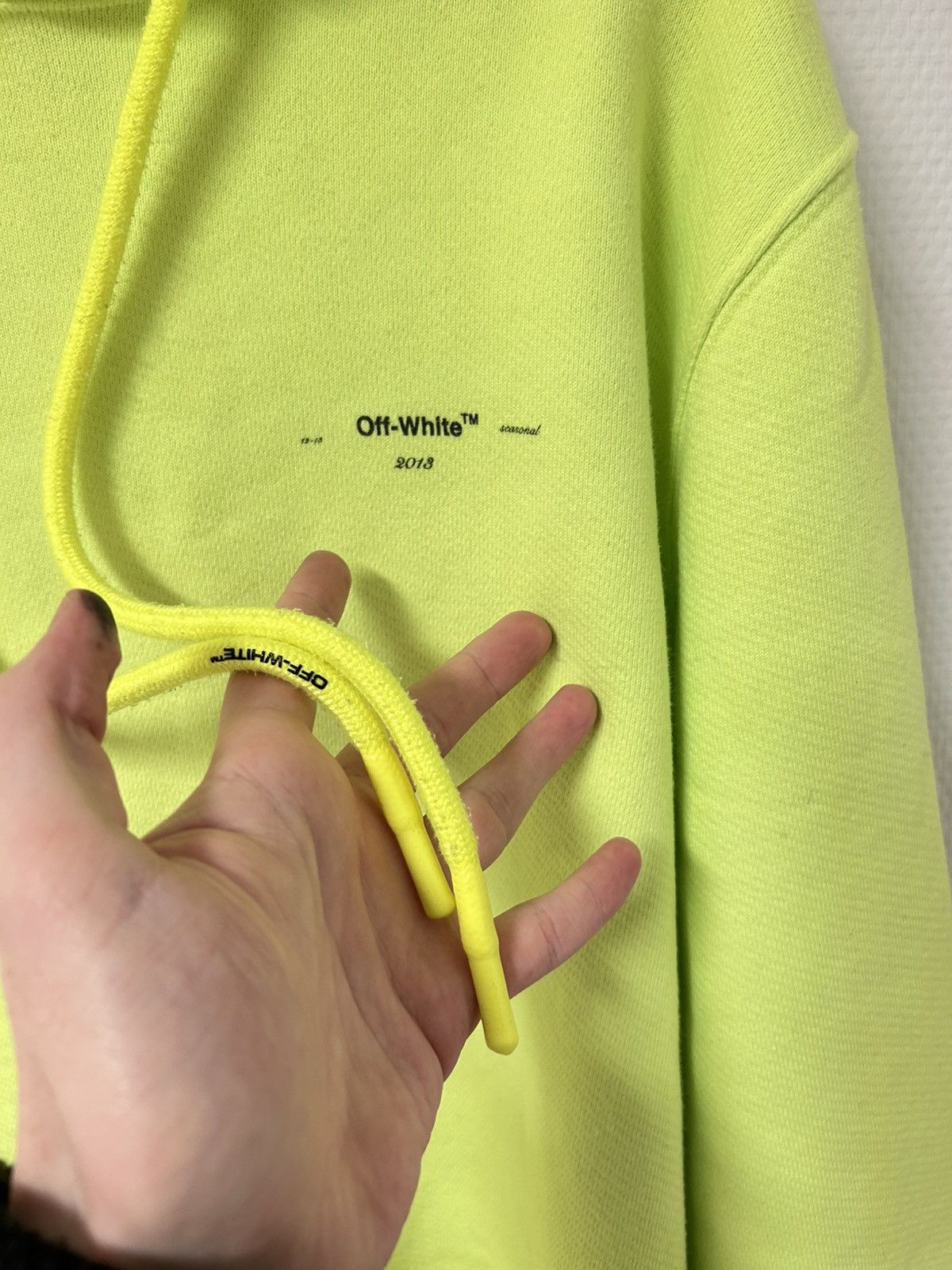 Off-White FW2018 Cropped Neon Hoodie Size US S / EU 44-46 / 1 - 3 Thumbnail