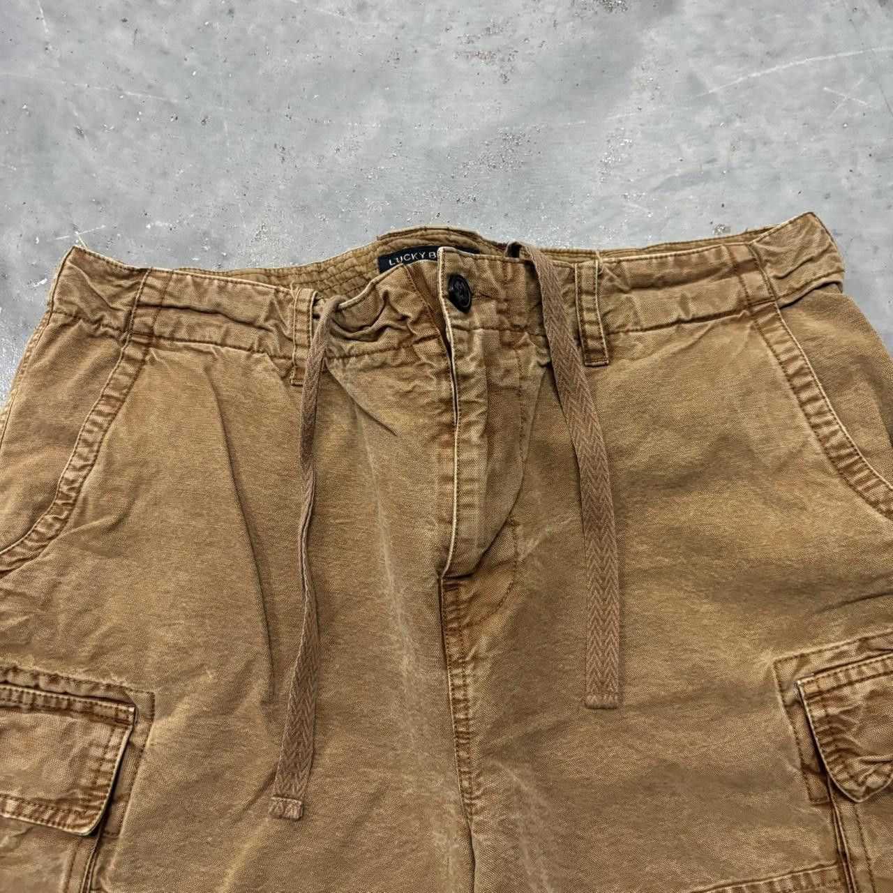 Japanese Brand × Vintage Crazy Vintage Y2K/2000s Tan Summer Essential Cargo Shorts! Size US 34 / EU 50 - 2 Thumbnail
