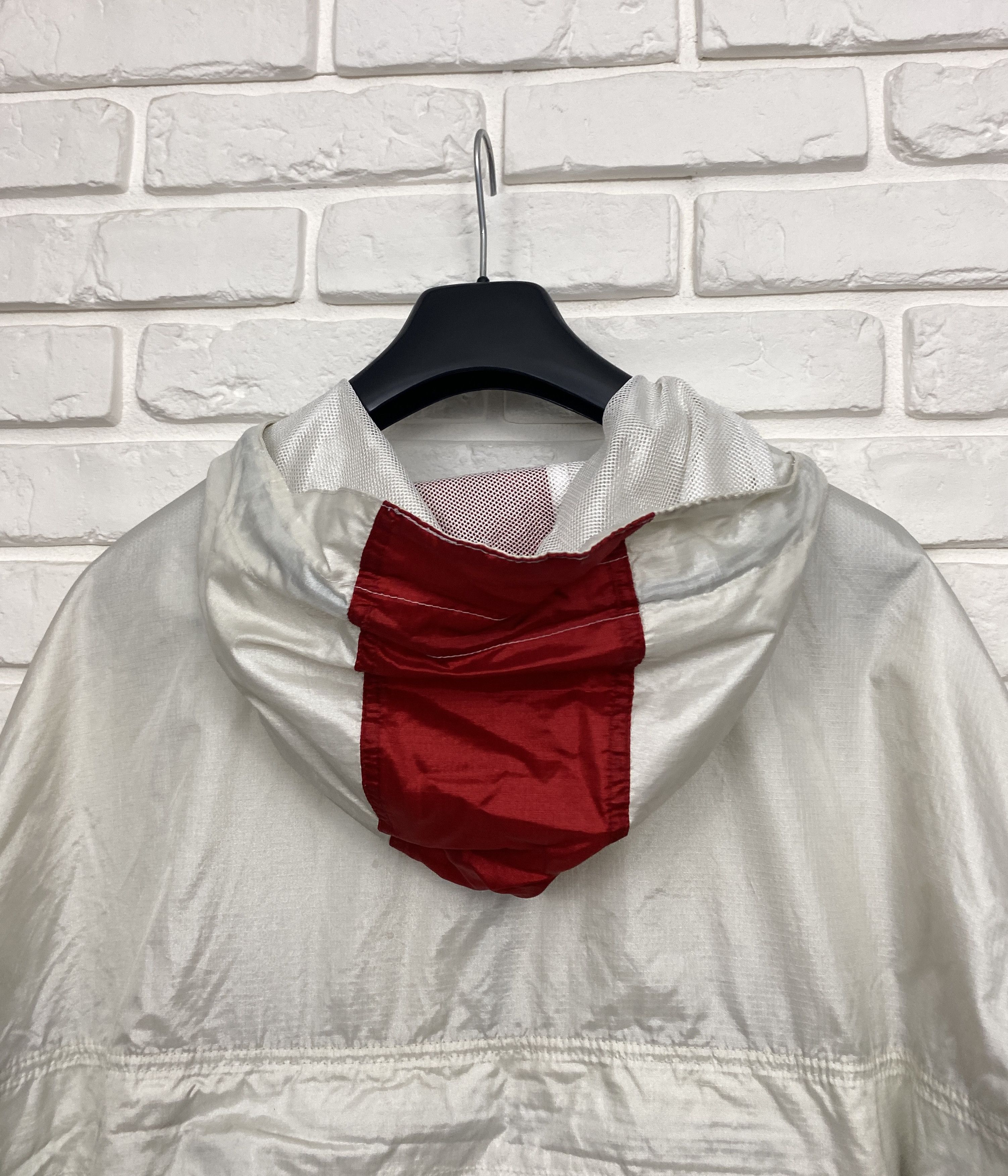 Tommy Hilfiger Tommy Hilfiger Nylon Jacket Hooded Windrunner Logo Size XL Size US XL / EU 56 / 4 - 15 Thumbnail