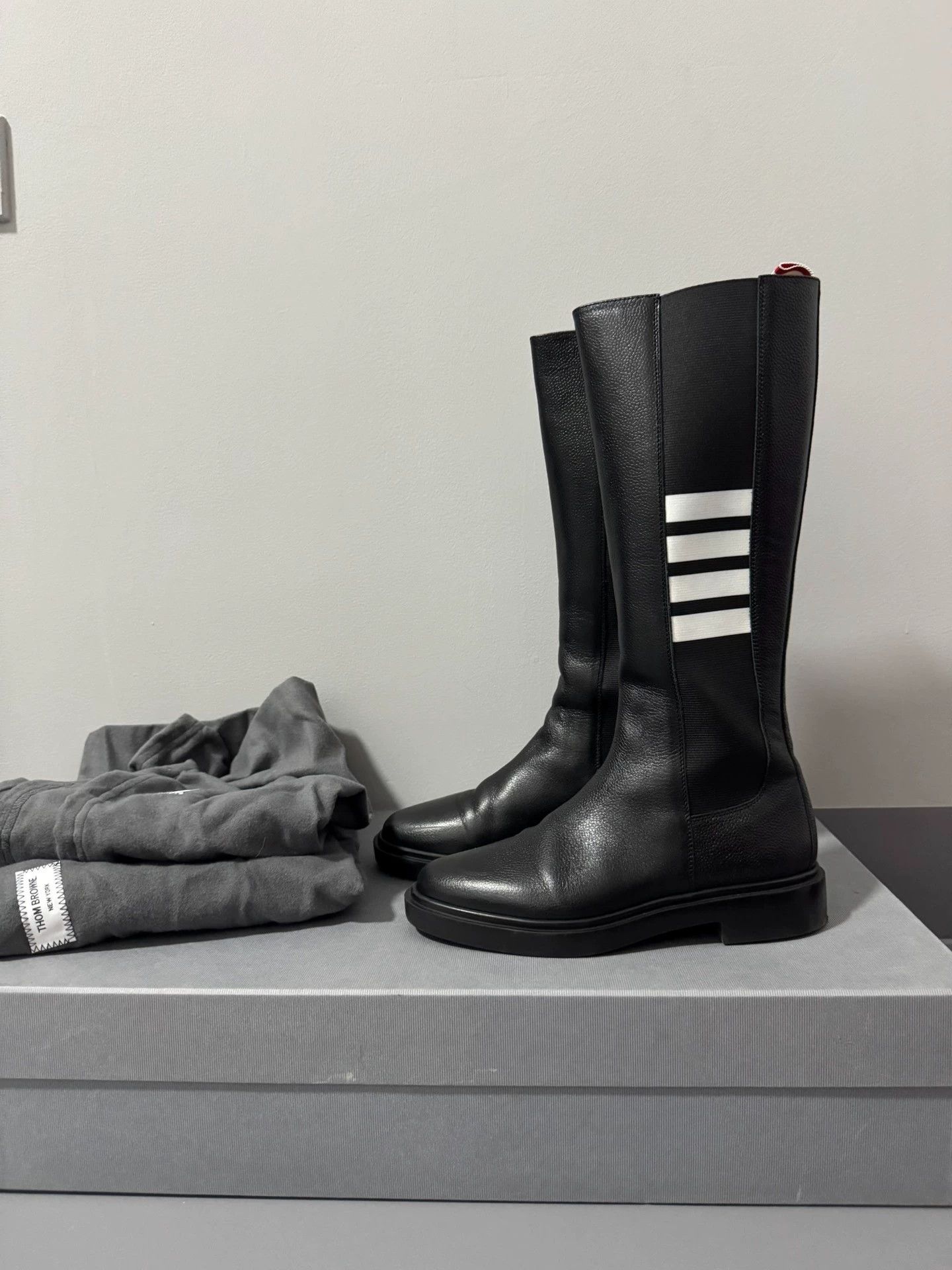 Thom Browne Classic Four-Striped Pebble Grain Chelsea Boots