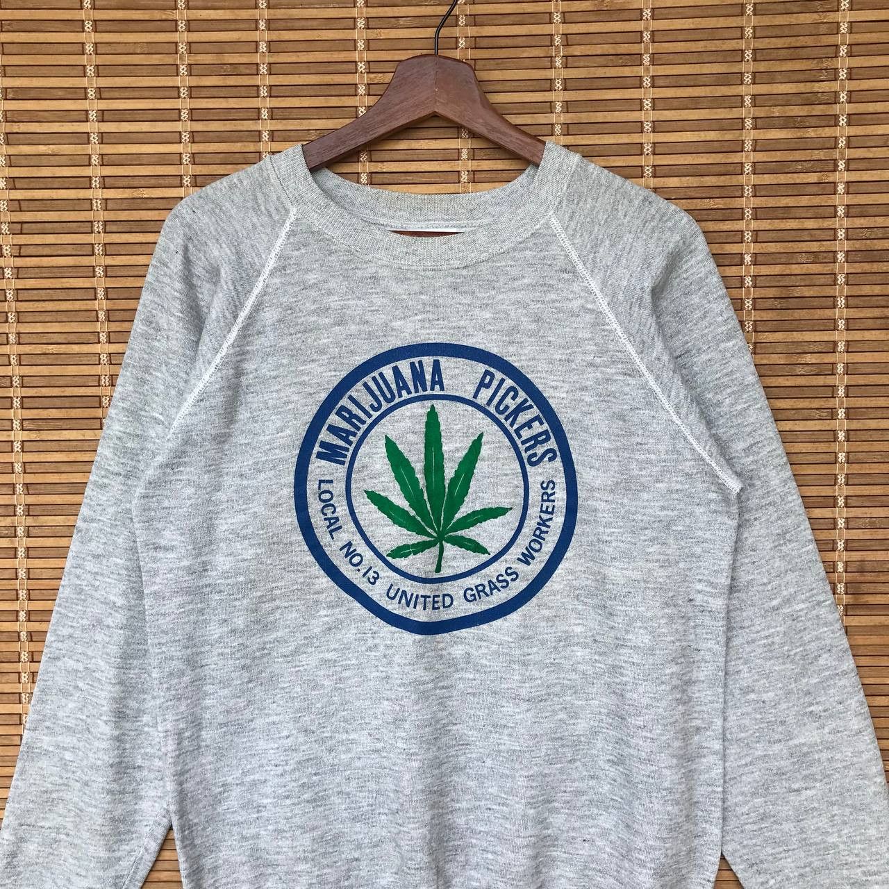Vintage RARE 80s VINTAGE MARIJUANA PICKERS CREWNECK SWEATSHIRT Size US M / EU 48-50 / 2 - 8 Thumbnail