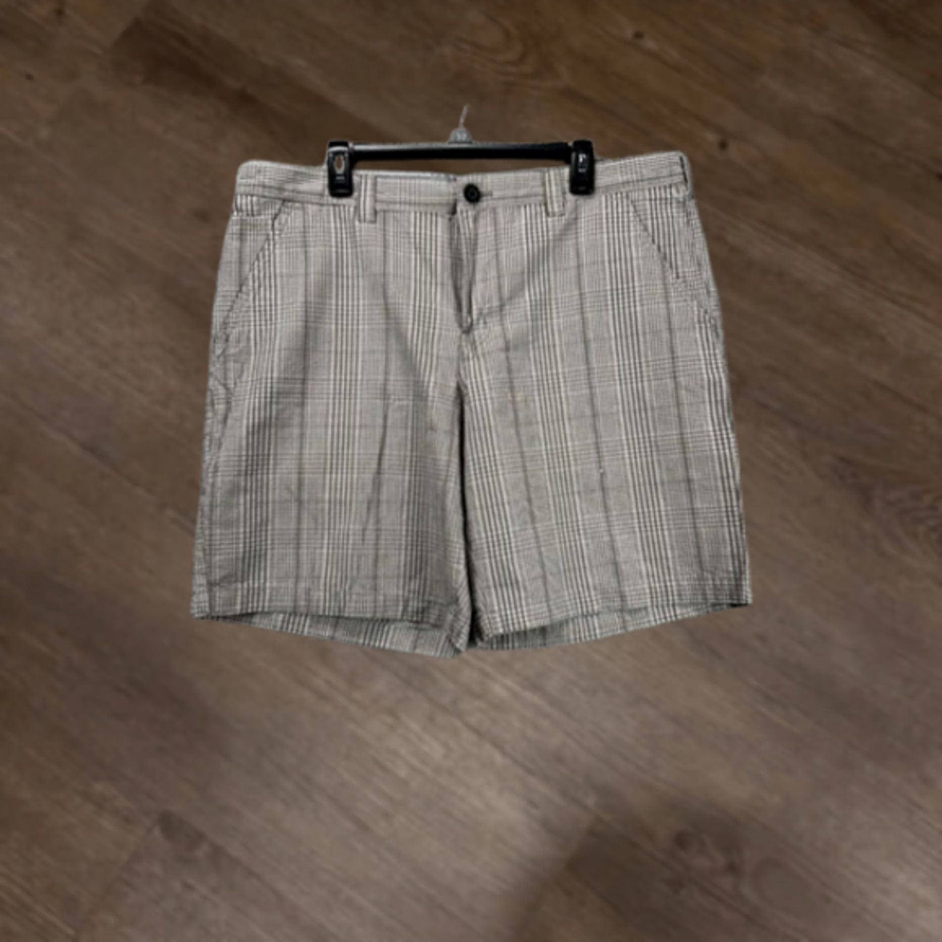Vintage Columbia Shorts Mens 40X10 Khakis Chino Flat Front Pockets Plaid Beige Omni-Shade Tan Casual Preppy Size US 40 / EU 56 - 1 Thumbnail