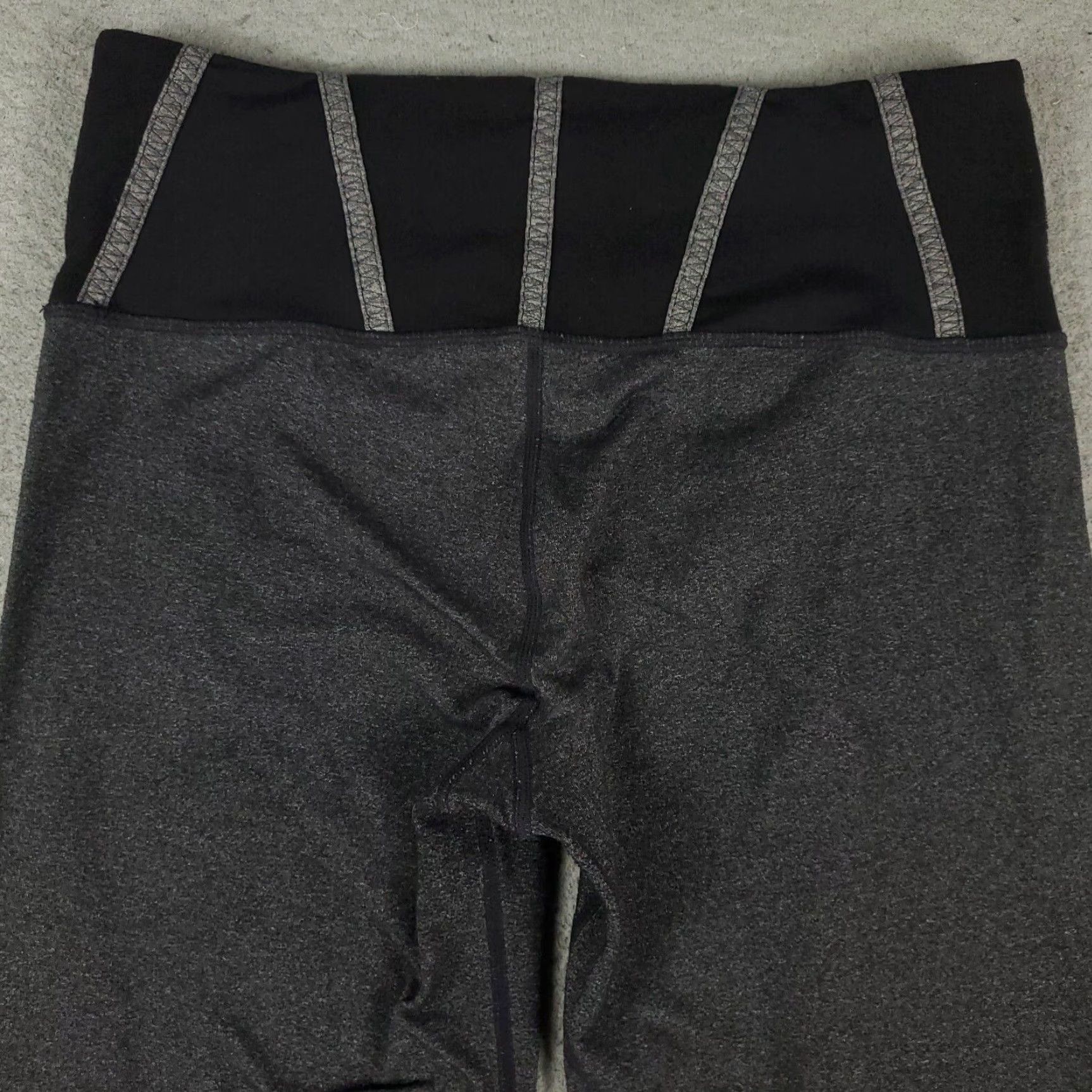 Lululemon Lululemon Pants Womens Size 6 Gray Tadasana Cropped Leggings | Leggings | 6 | Gray | Skinny | Cropped | Activewear | Women Size 28" / US 6 / IT 42 - 7 Thumbnail