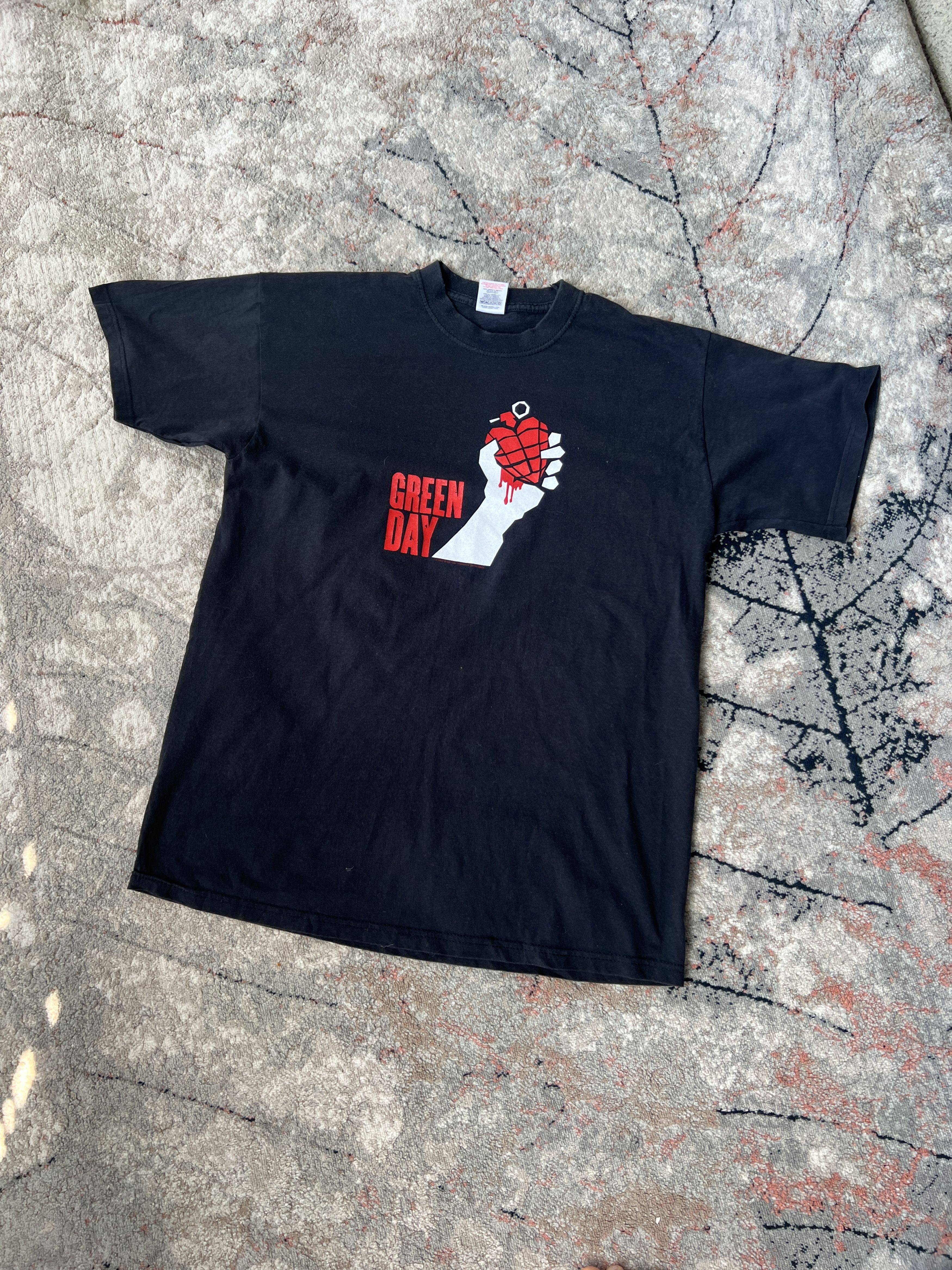Band Tees Green Day American Idiot 2005 Vintage Tee Size US M / EU 48-50 / 2 - 1 Thumbnail
