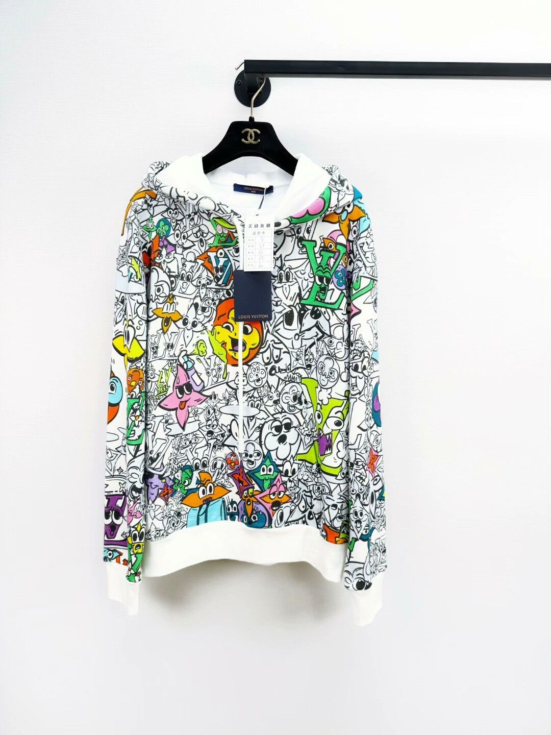 Louis Vuitton Louis Vuitton Comic Print Sweatshirt Size US S / EU 44-46 / 1 - 1 Thumbnail
