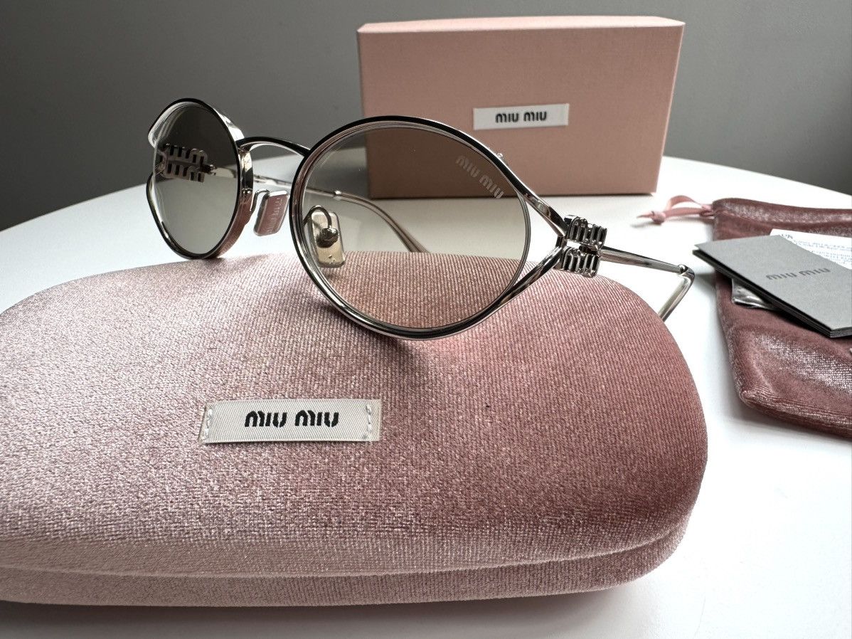 NEW Miu Miu sunglasses SMU 52YS 1BC10F