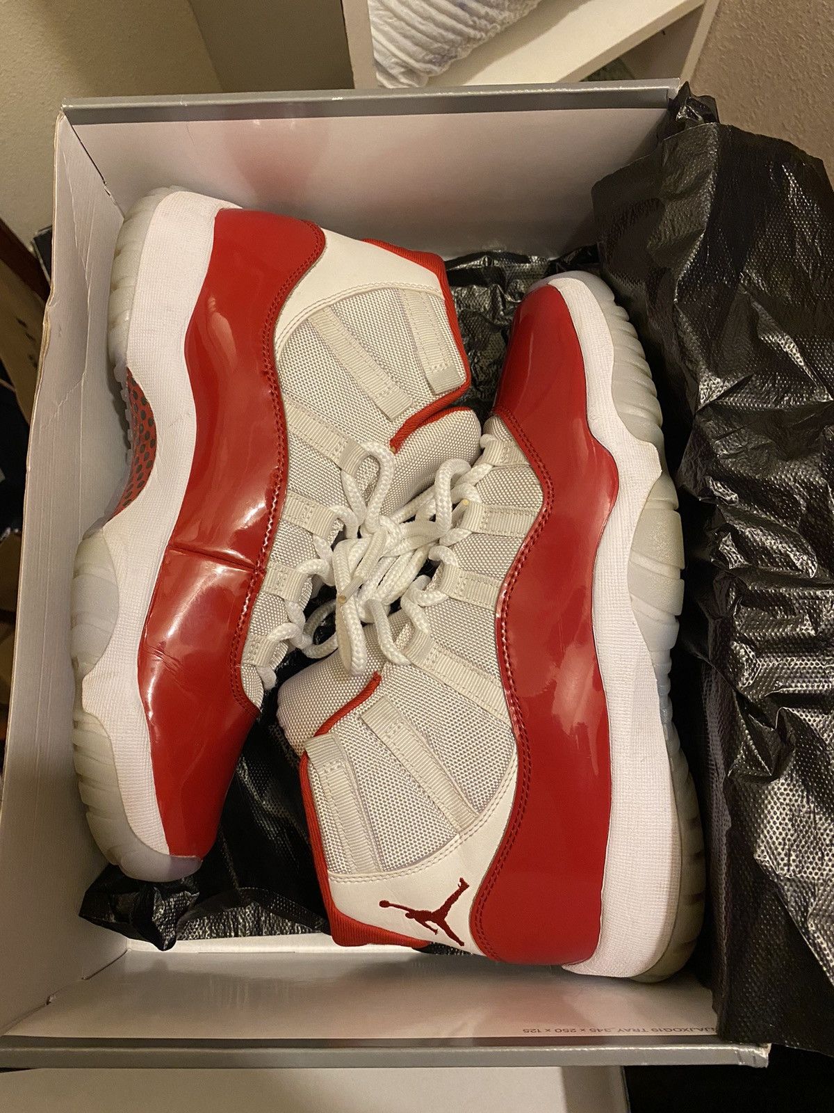 Jordan Brand × Nike Jordan retro 11 cherry Size US 10 / EU 43 - 1 Thumbnail