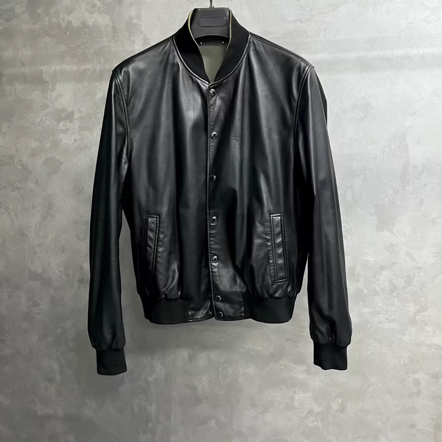 Louis Vuitton Louis Vuitton black reversible leather jacket on the chest Size US L / EU 52-54 / 3 - 1 Thumbnail