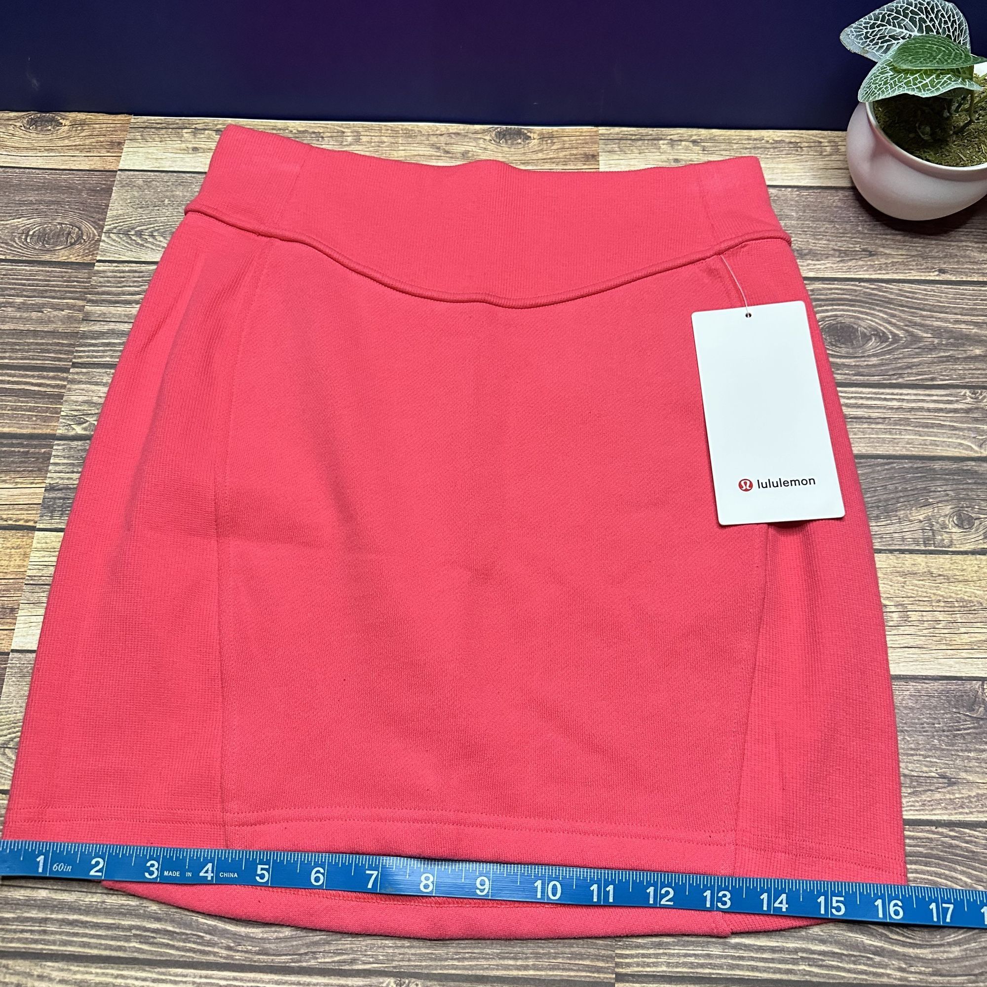 Lululemon Lululemon Scuba High Rise Mini Skirt NWT Size Small (GLZP) Size 28" / US 6 / IT 42 - 5 Thumbnail