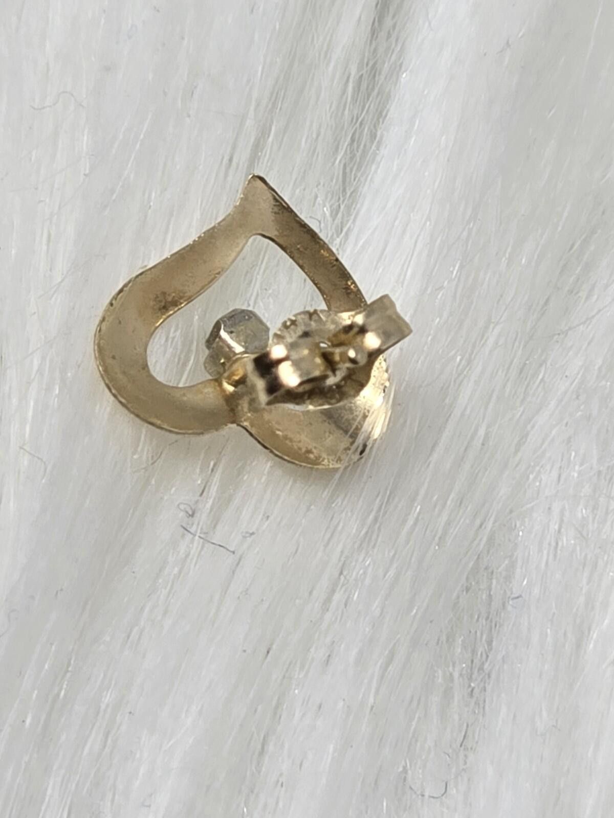 The Unbranded Brand 14k Solid Gold Diamond Heart Stud Earrings Petite Size ONE SIZE - 9 Thumbnail