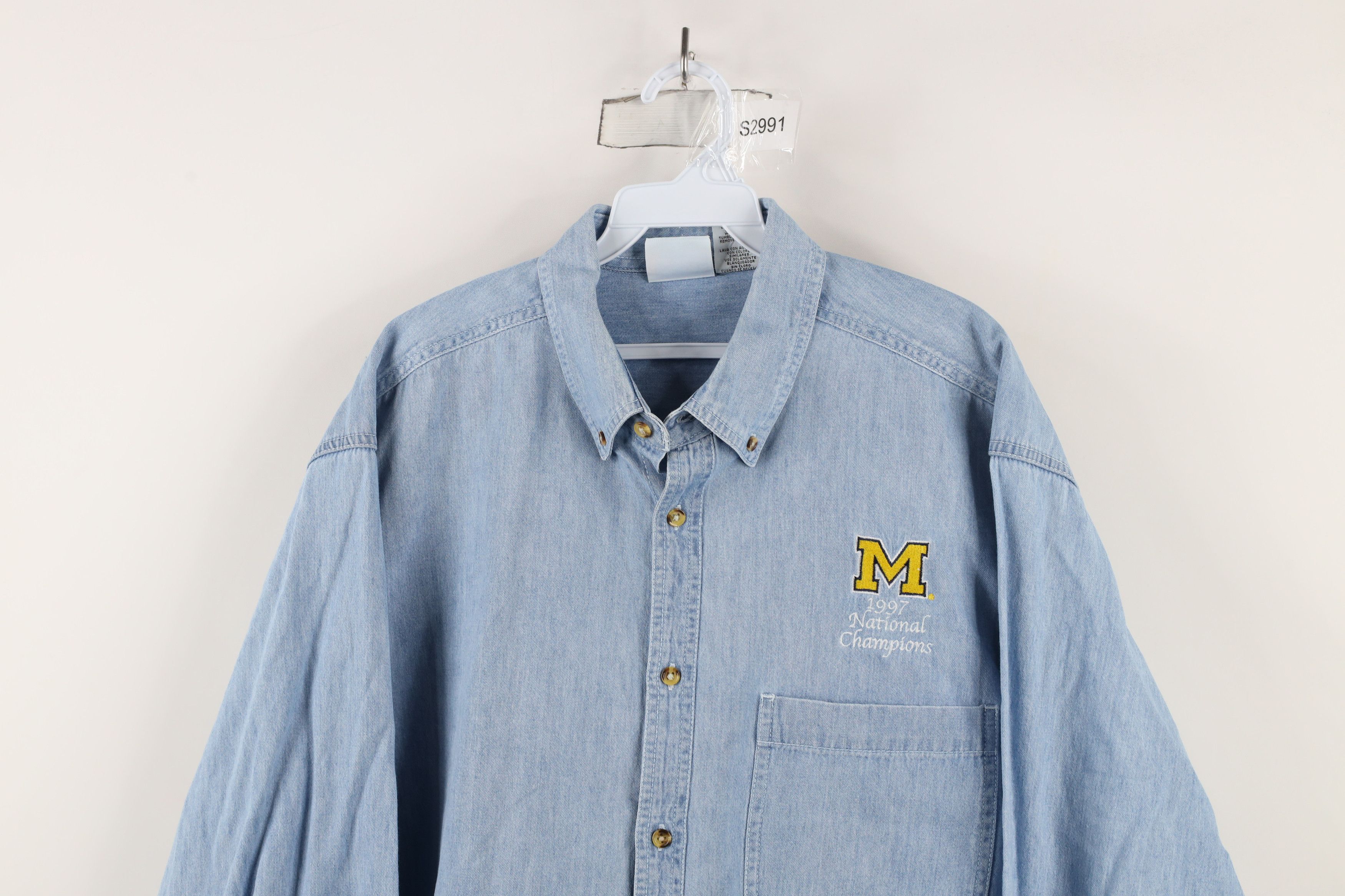 Vintage Vintage Champs University of Michigan Football Button Shirt Size US L / EU 52-54 / 3 - 2 Thumbnail