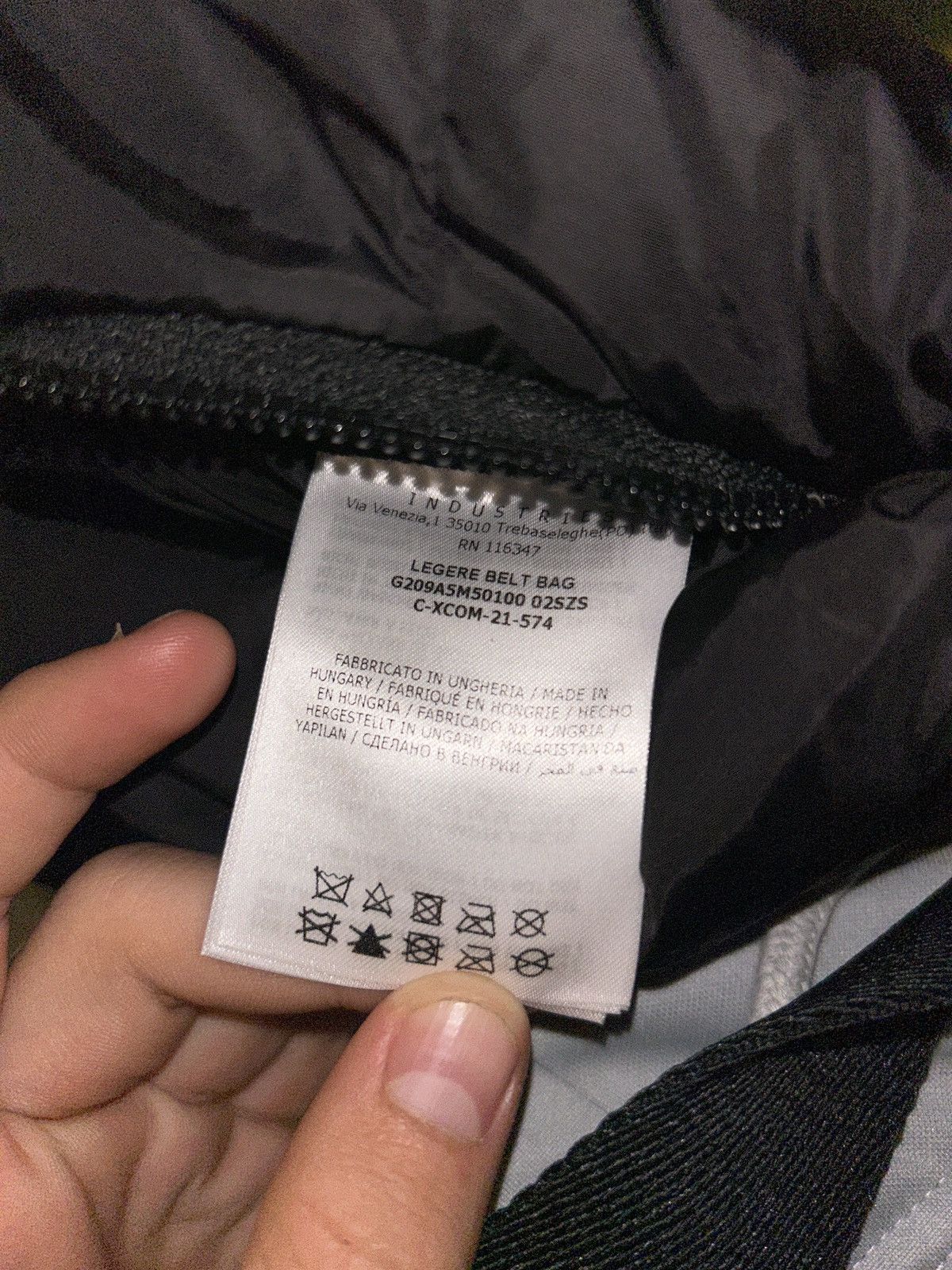 Moncler Moncler Logo Patch Black Belt Bag Size ONE SIZE - 7 Thumbnail