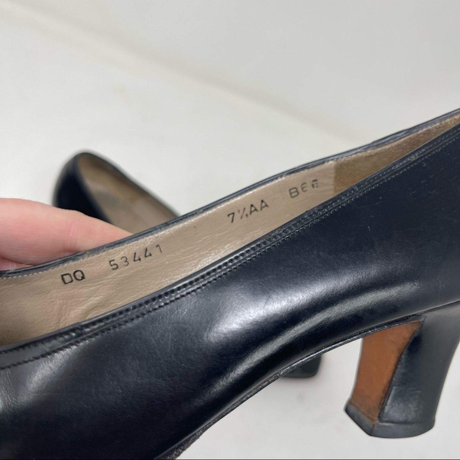 Salvatore Ferragamo Salvatore Ferragamo black smooth leather silver horsebit 7.5 Size US 7.5 / IT 37.5 - 3 Thumbnail