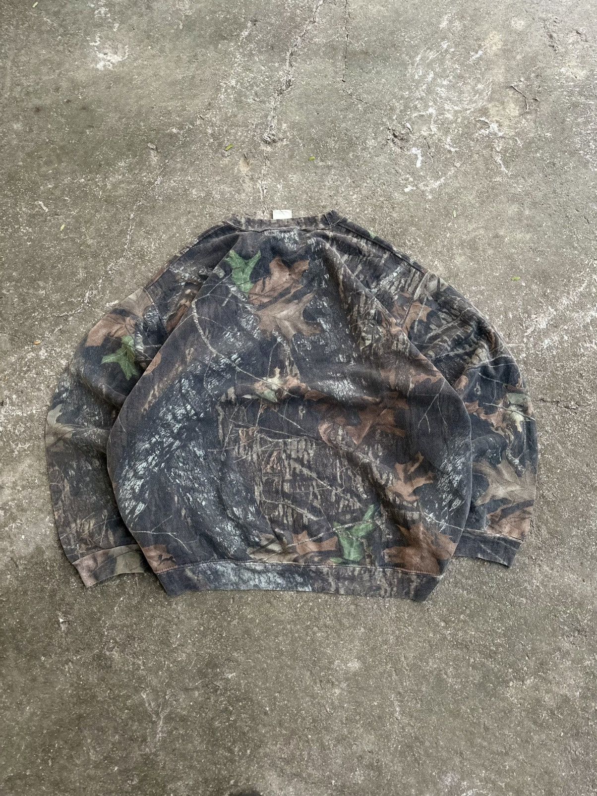 Realtree Crazy Vintage 00s Realtree Camo Crewneck Carhartt Style Size US XXL / EU 58 / 5 - 6 Thumbnail