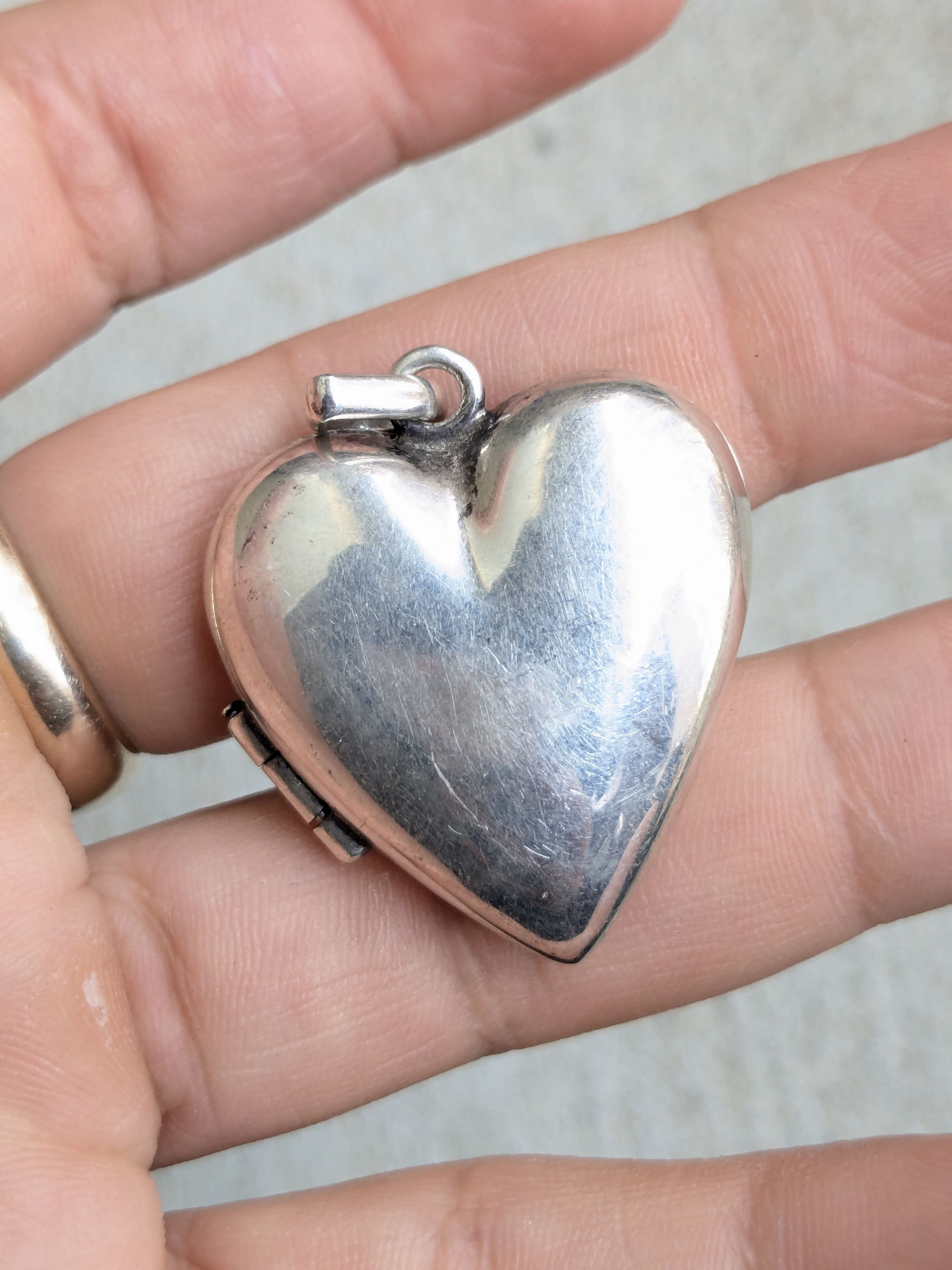 Jewelry Vintage Sterling Silver Heart Pendant Locket Picture Size ONE SIZE - 10 Thumbnail