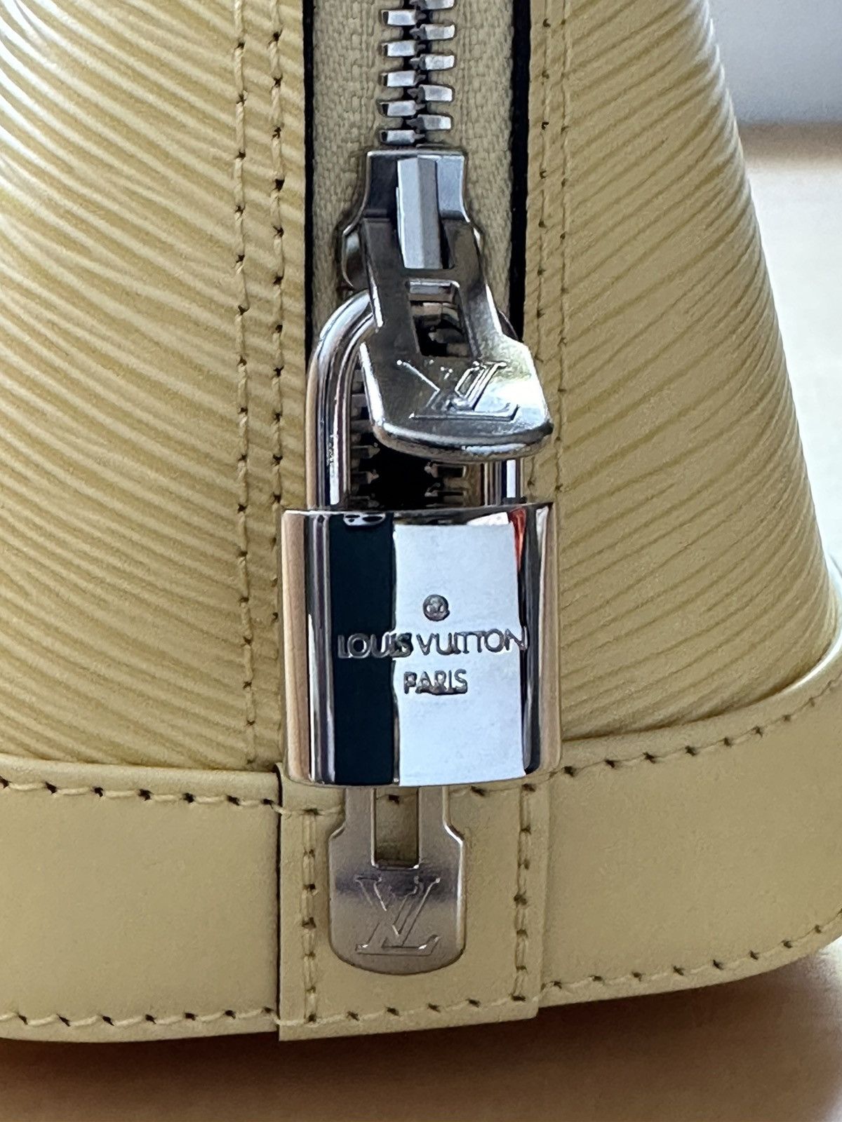 Louis Vuitton Louis Vuitton yellow Alma BB Size ONE SIZE - 16 Thumbnail