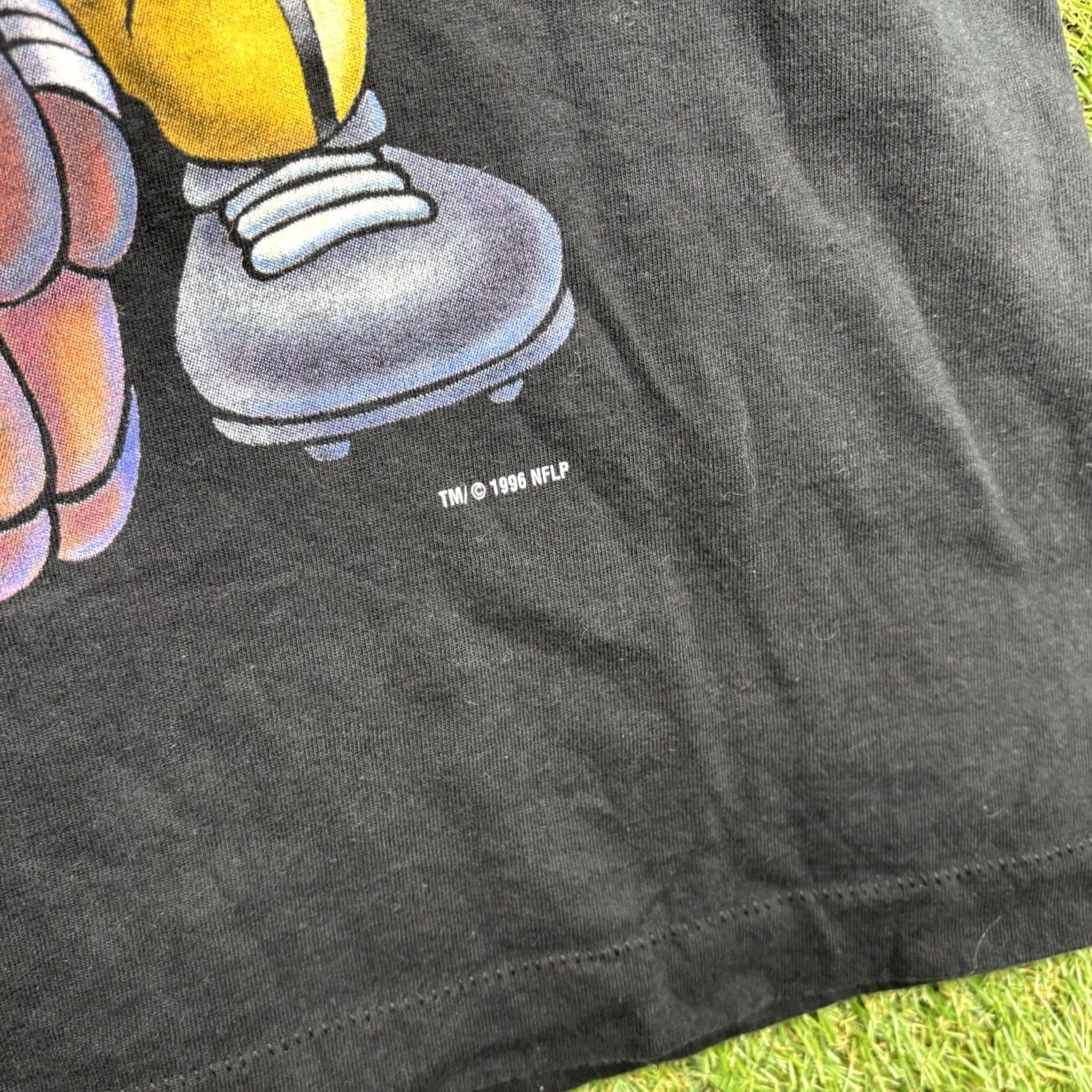 NFL VINTAGE Pittsburgh Steelers Taz Shirt Mens Large Warner Bros NFL Single Stitch Shirt Mens L Black 1990s 90s Sports Mens Size US L / EU 52-54 / 3 - 6 Thumbnail
