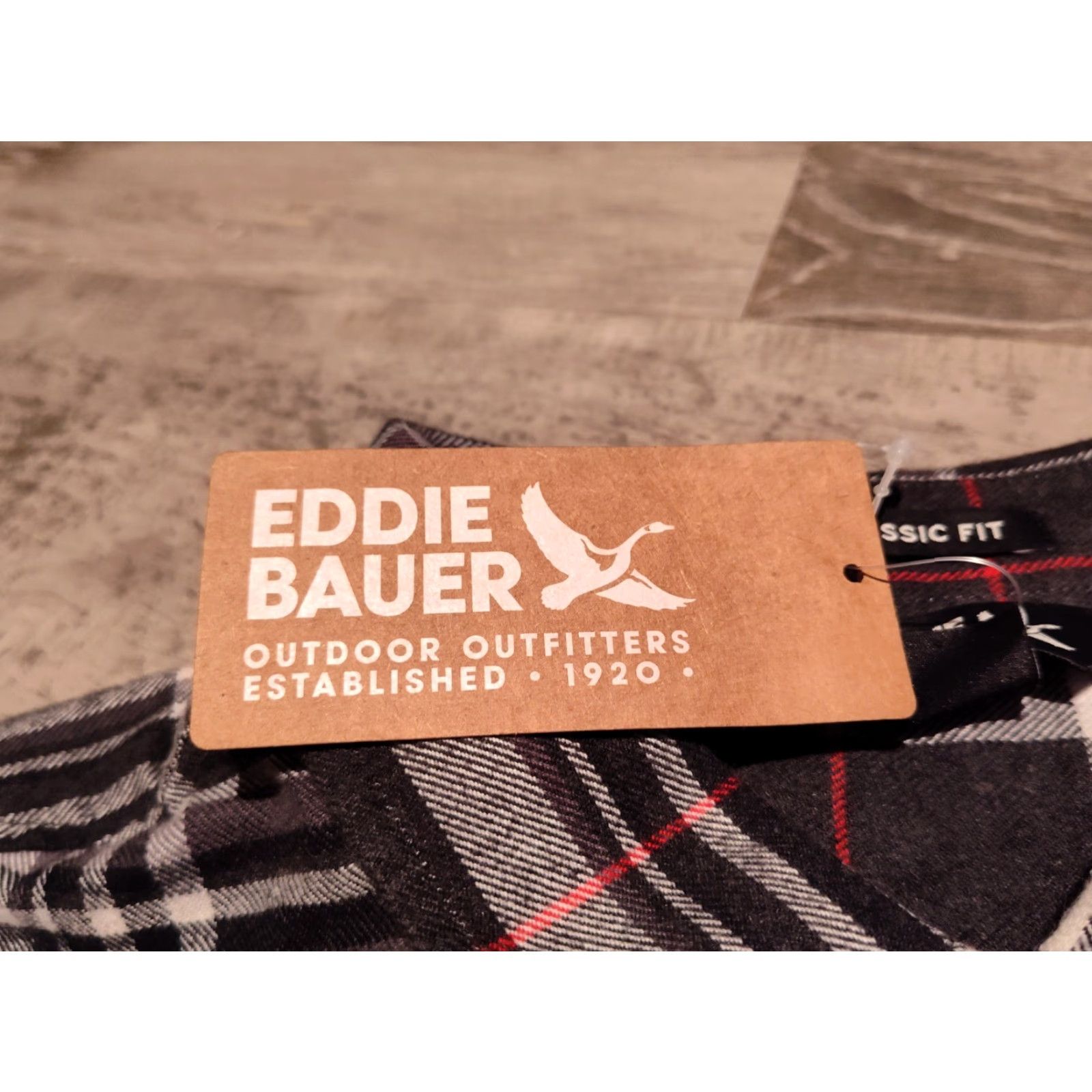Eddie Bauer Eddie Bauer Men's Flannel Button-Up Shirt Classic Fit Plaid Charcoal L Size US L / EU 52-54 / 3 - 6 Thumbnail