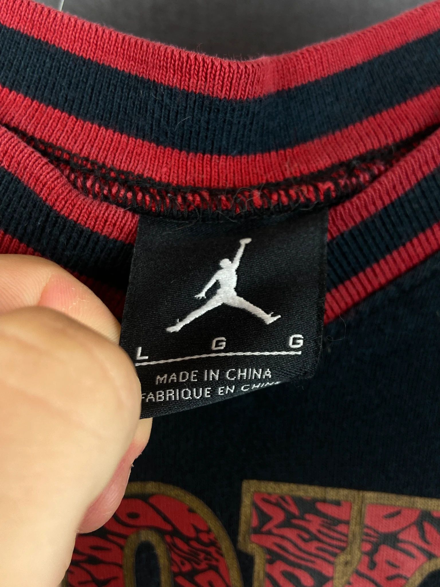 Jordan Brand Jordan Brooklyn Graphic V-Neck T-Shirt Size L Size US L / EU 52-54 / 3 - 3 Thumbnail