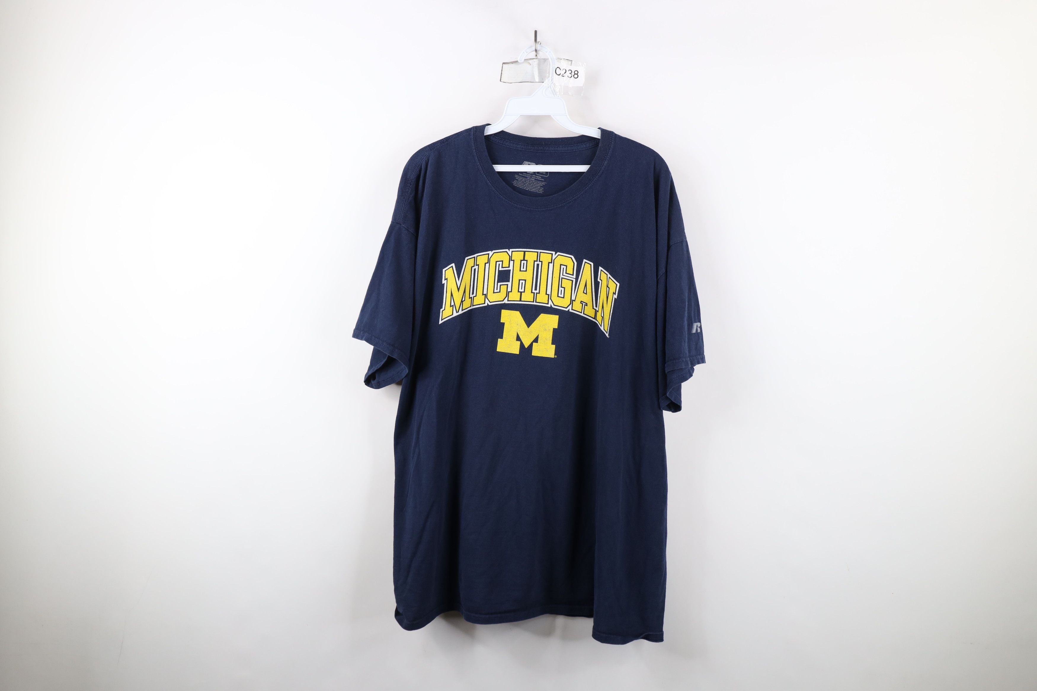 Russell Athletic × Vintage Vintage Russell Athletic University of Michigan T-Shirt Size US XXL / EU 58 / 5 - 1 Thumbnail