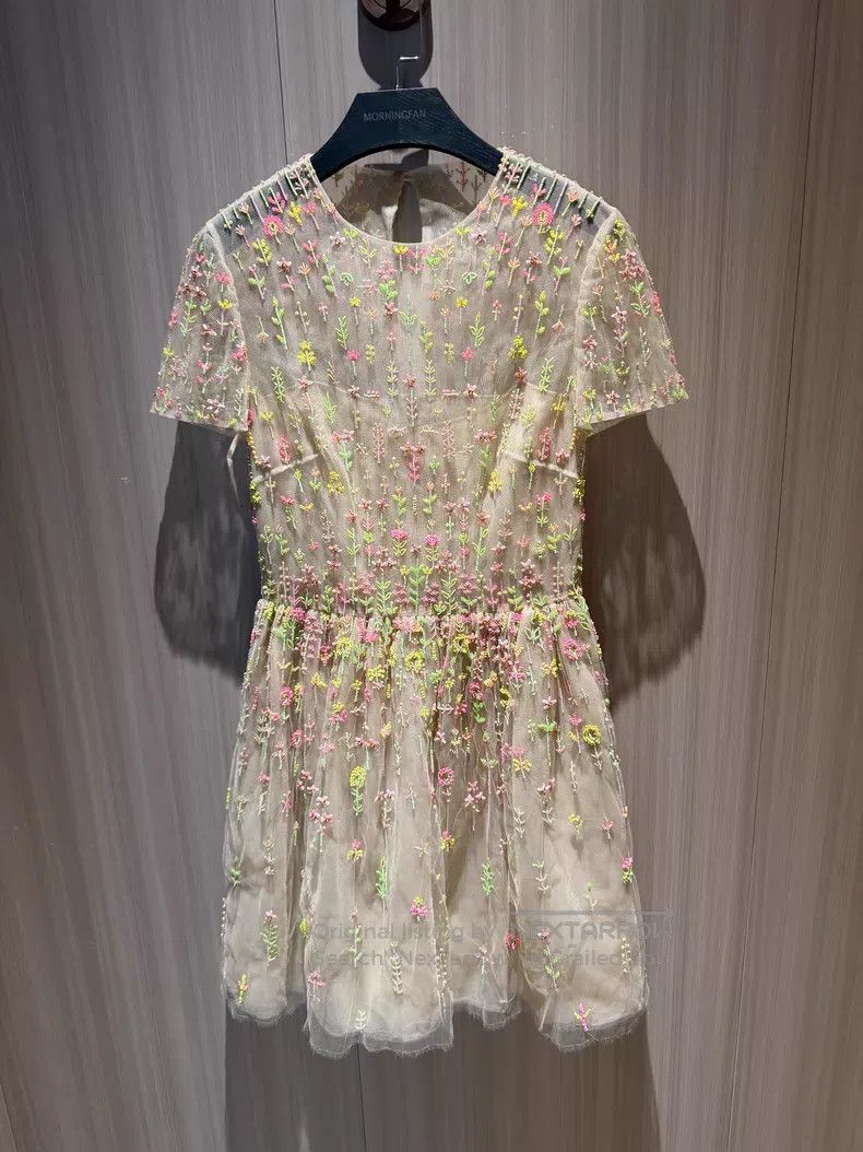 Valentino Valentino Heavily crafted bead-threaded gauze skirts Size XS / US 0-2 / IT 36-38 - 1 Thumbnail