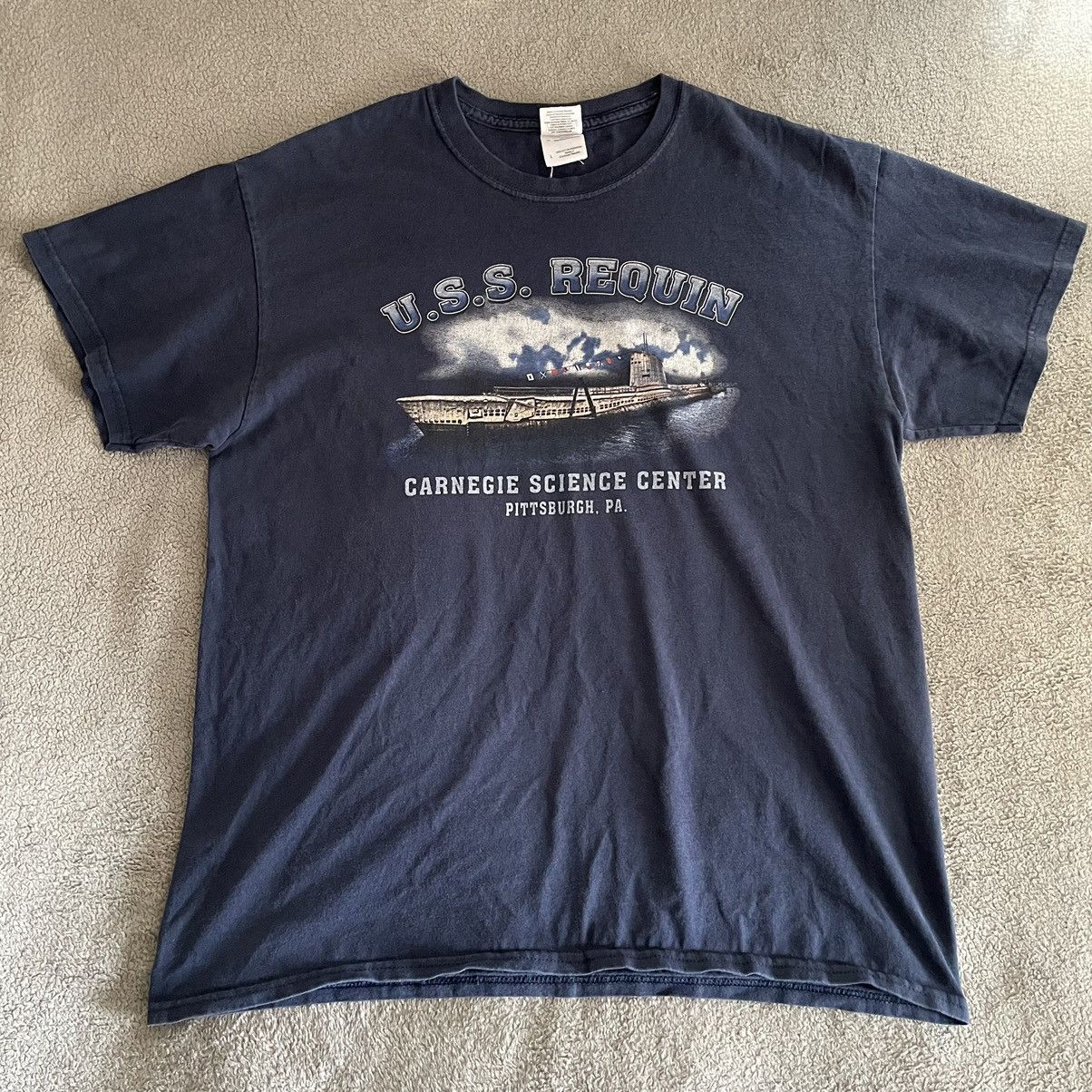 Gildan × Vintage Navy Blue ‘U.S.S Requin’ Submarine T-shirt Men’s Large Size US L / EU 52-54 / 3 - 2 Thumbnail