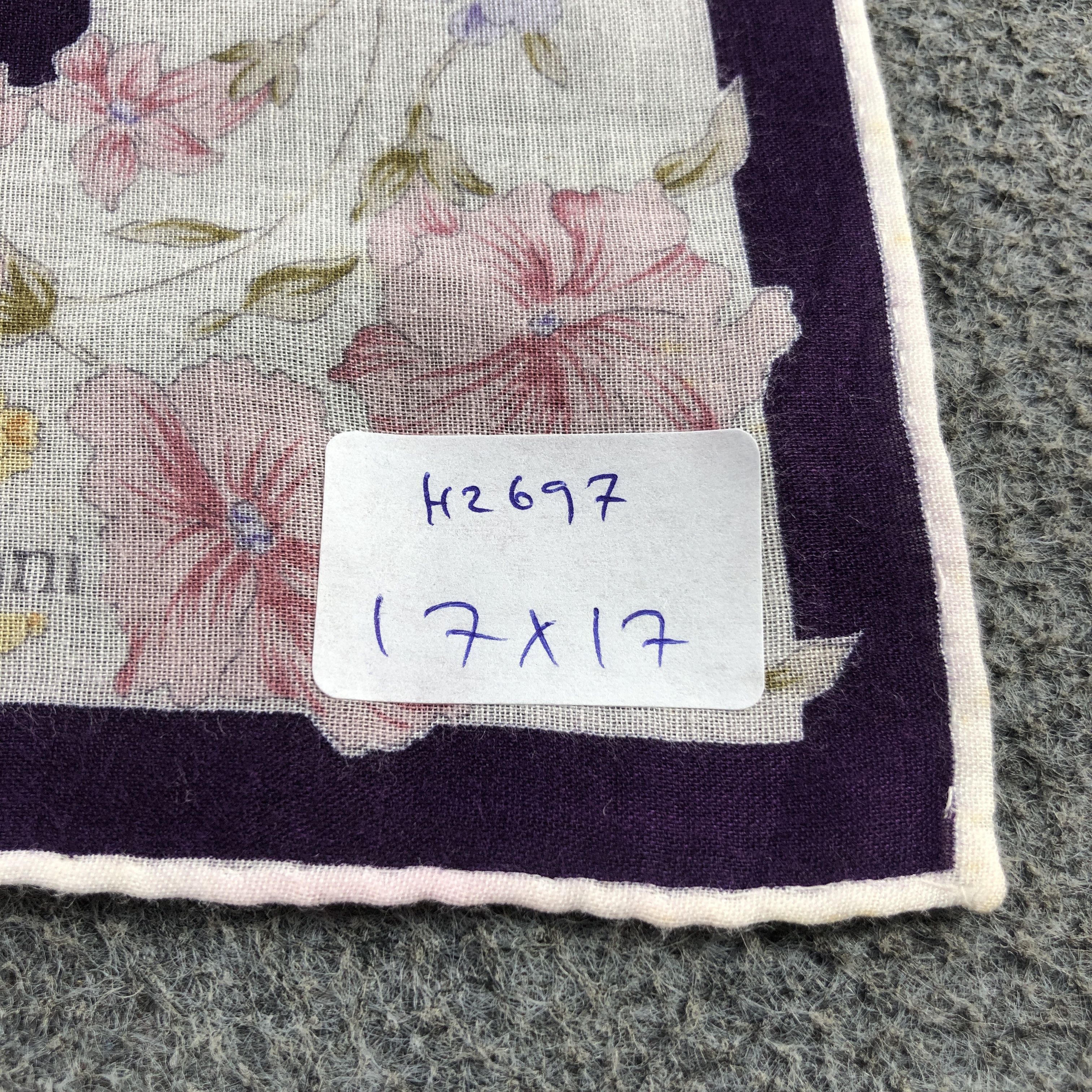 Vintage ValenTINO GarAVANI Handkerchief Neckerchief Bandana H2697 Size ONE SIZE - 9 Thumbnail