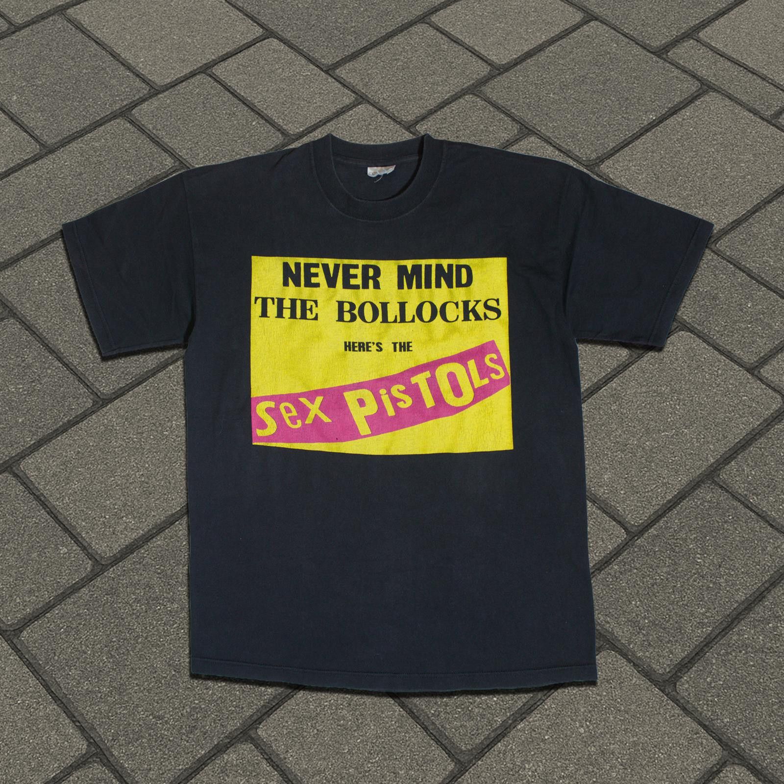 Vintage 00’s Sex Pistols Nevermind the Bollocks Tee Size US L / EU 52-54 / 3 - 1 Thumbnail