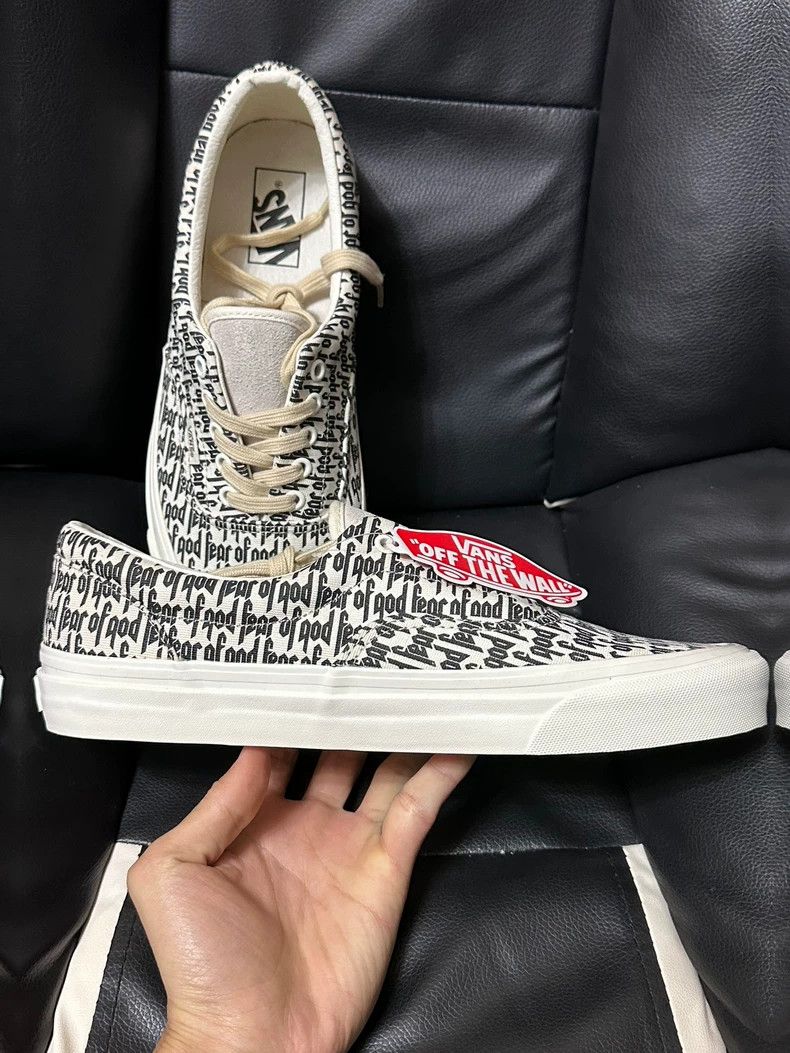 Fear of God Fear of God The first generation of co-branded canvas shoe Size US 10 / EU 43 - 3 Thumbnail